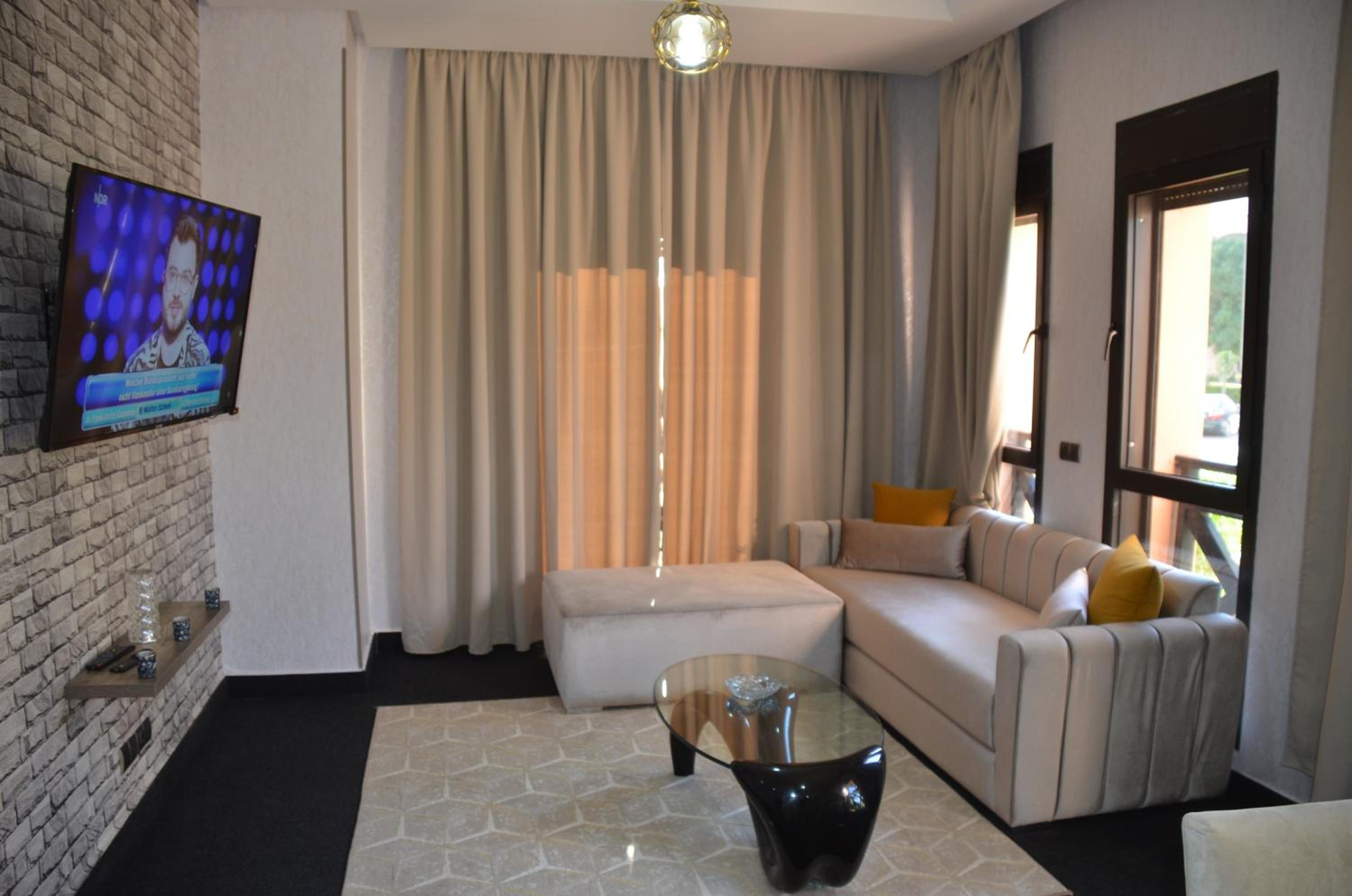 Deluxe Studio