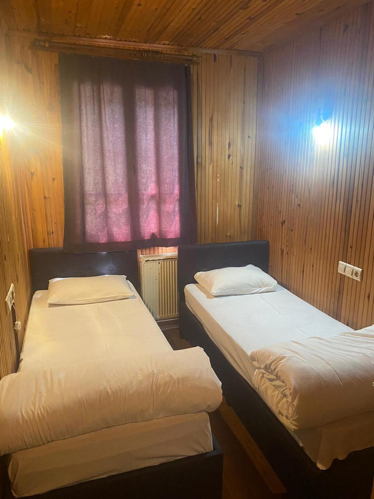 Double or Twin Room with Bathroom photo 1