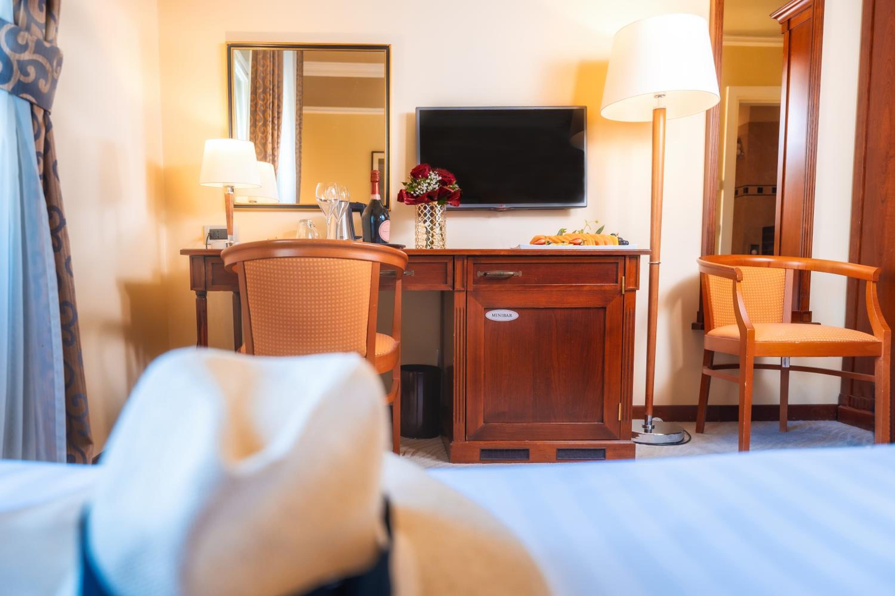 Standard Twin Room - Photo 20