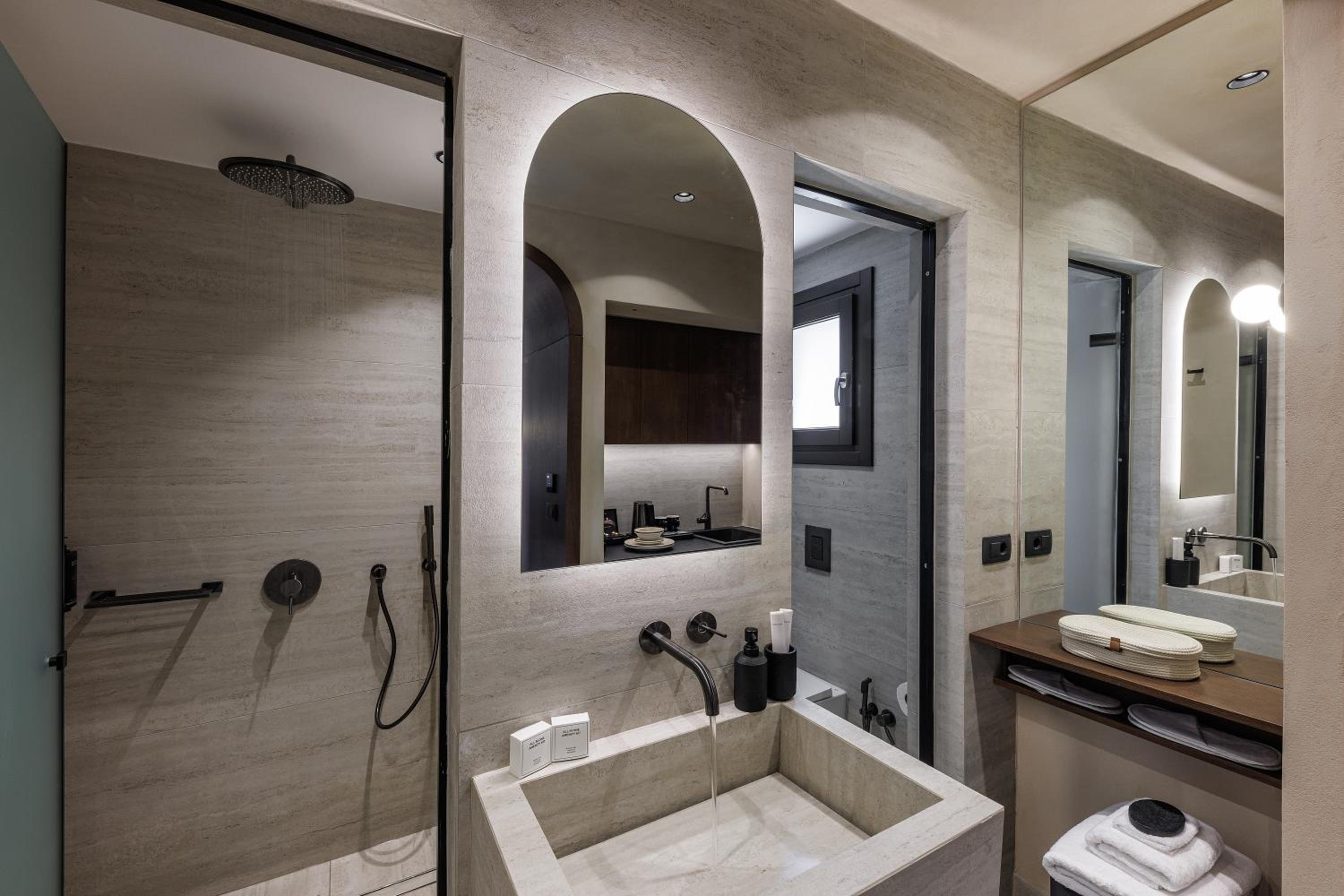 Signature Suite with Private Heated Pool photo 3