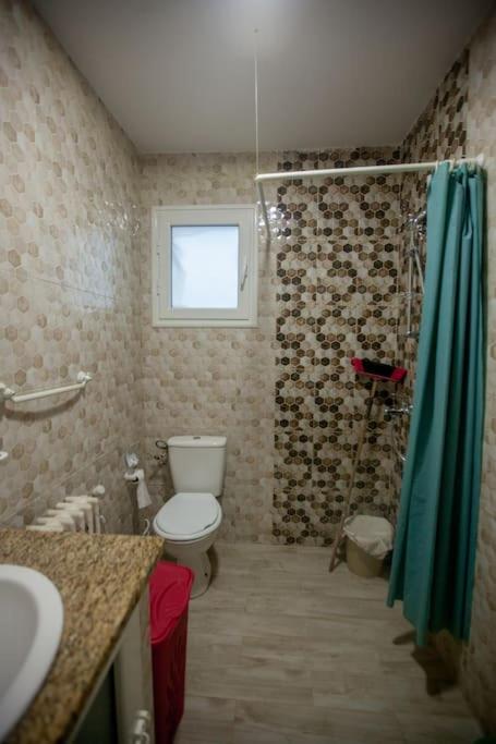 Three-Bedroom Apartment photo 2