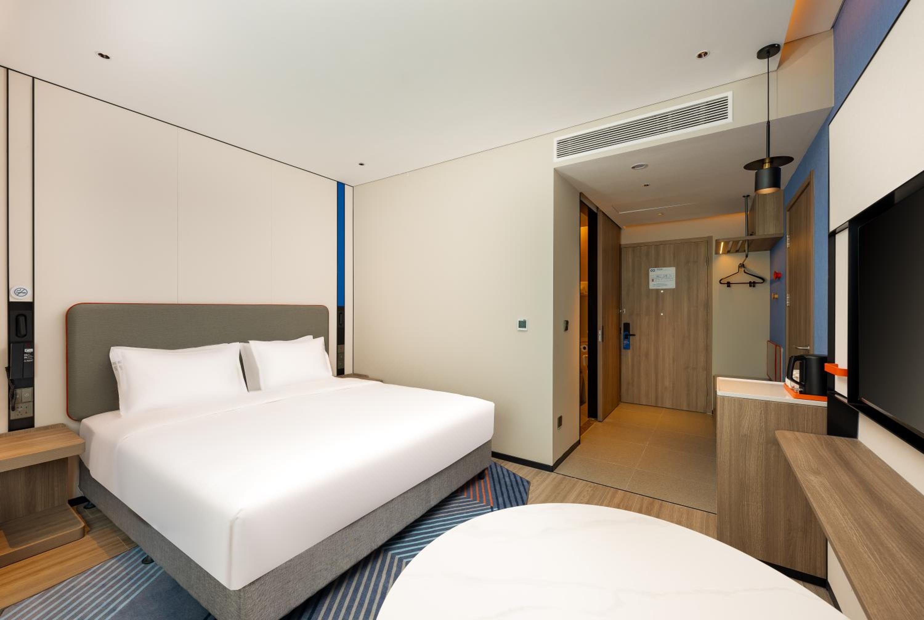 Standard King Room - Accessible