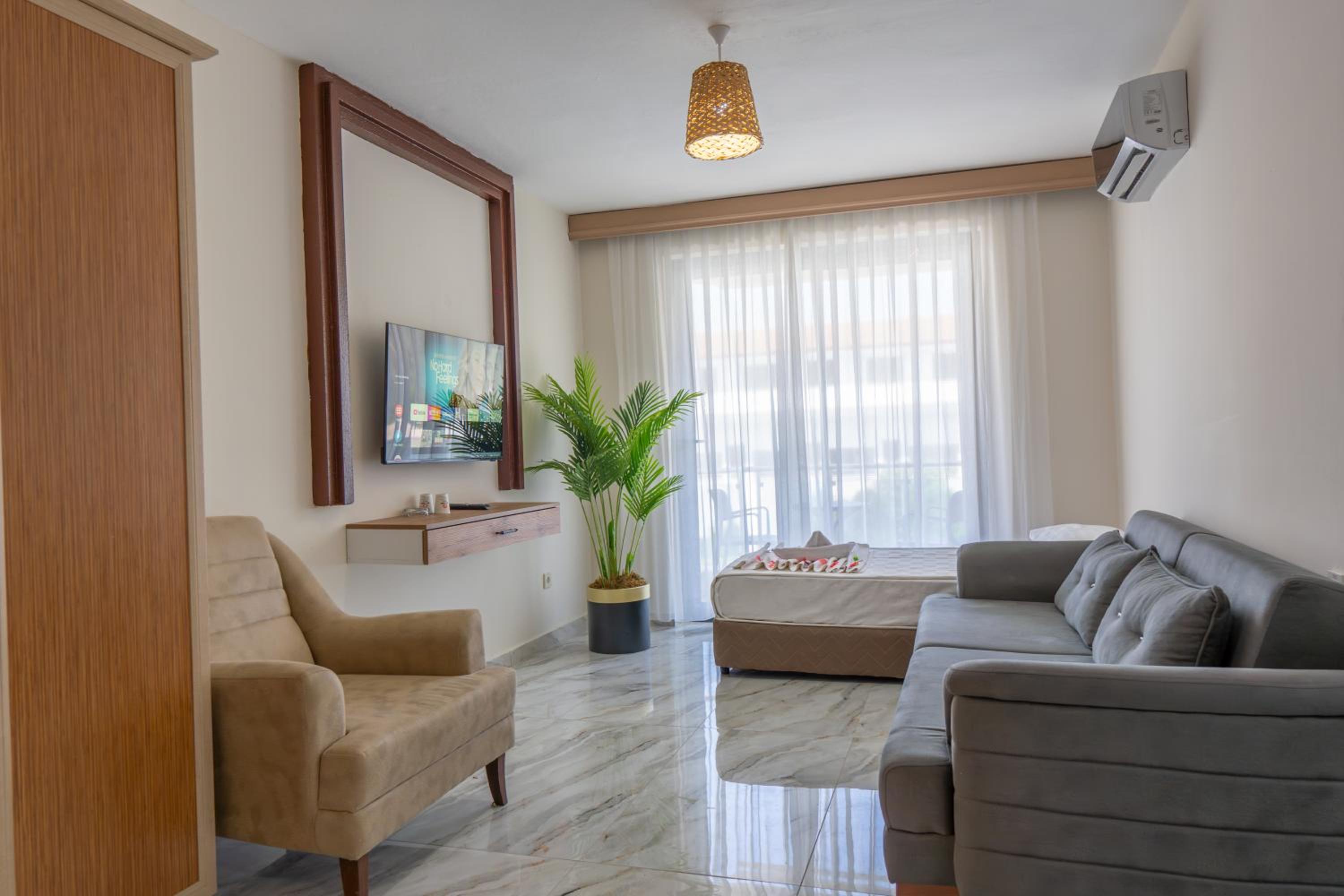 Deluxe Family Suite