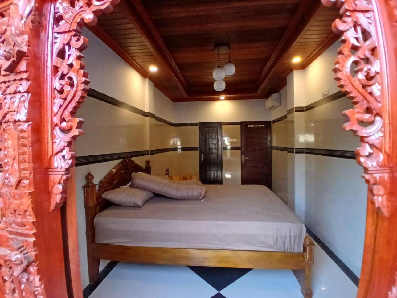 One-Bedroom House photo 1