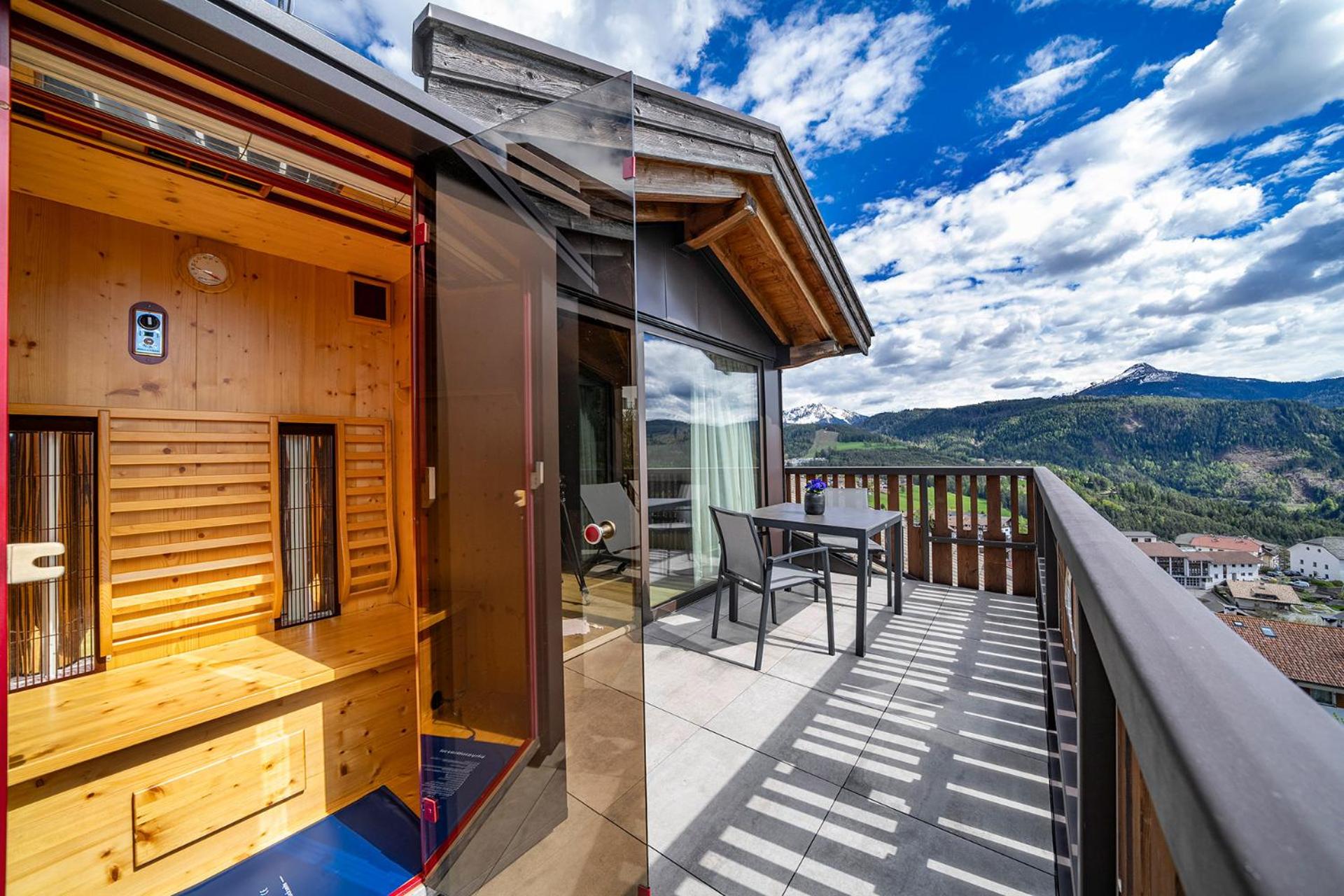 Superior One-Bedroom Apartment with Balcony - Photo 24