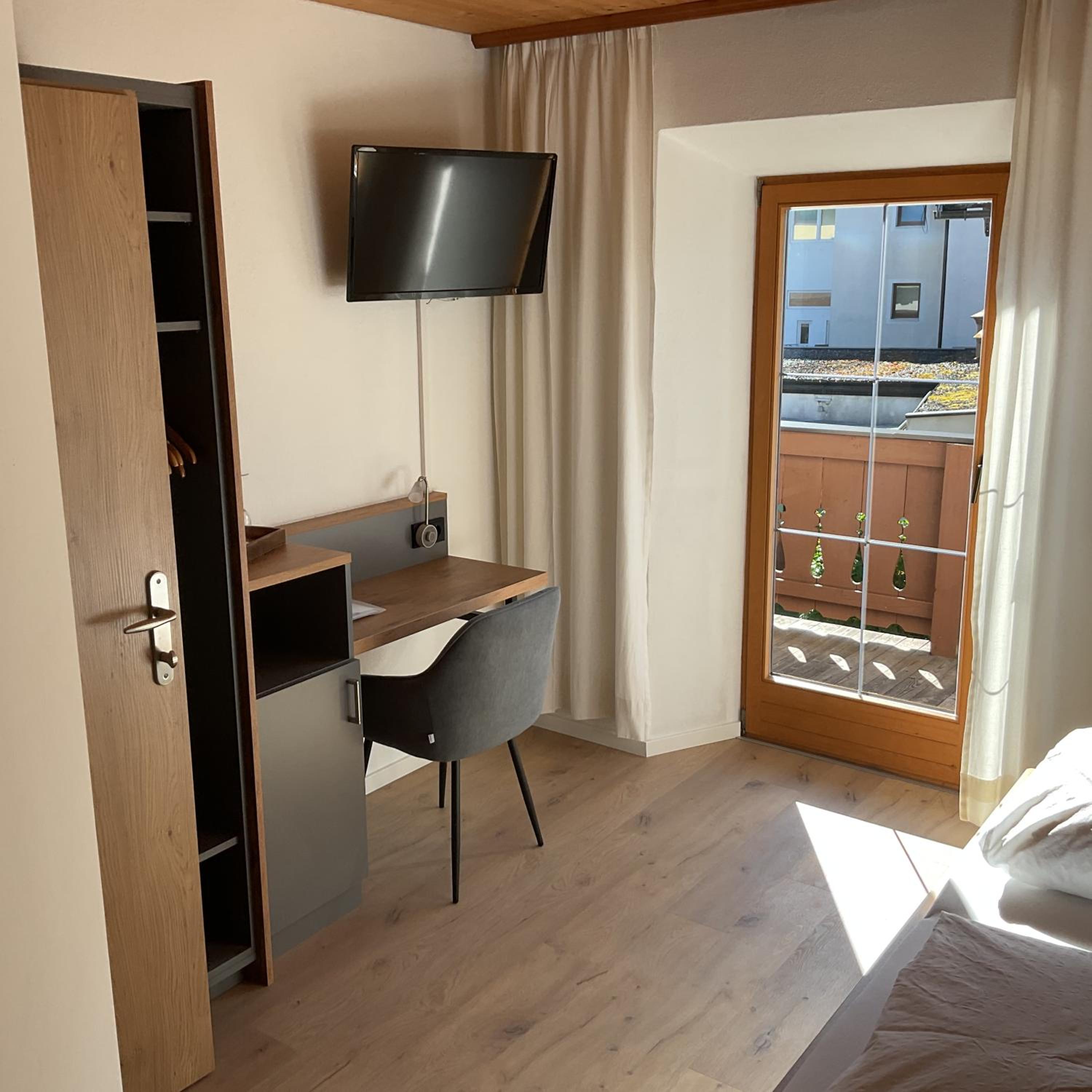Comfort Double Room with Balcony 1 - Photo 4