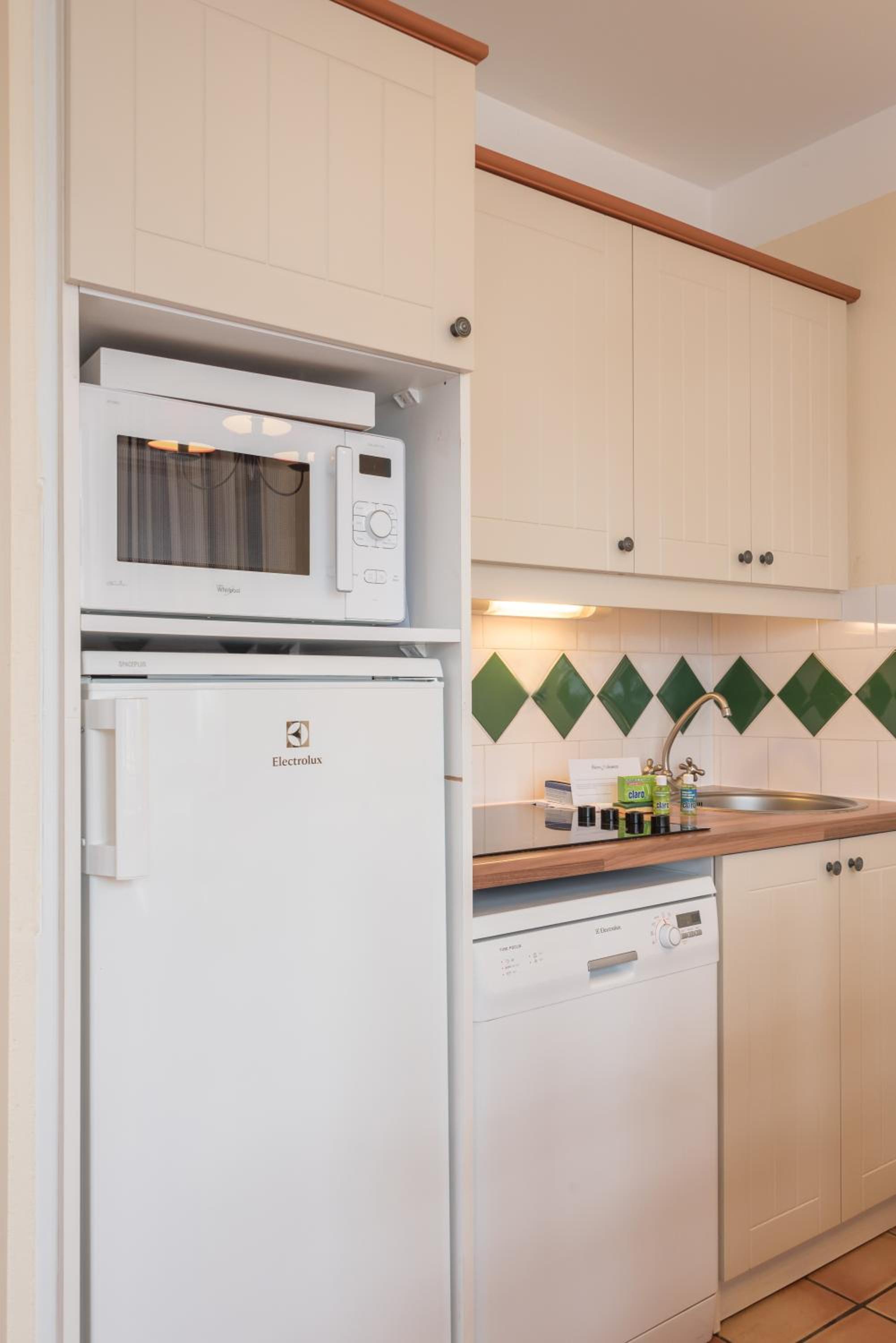 Superior Two-Bedroom Apartment with Terrace (7 People) - Open View photo 3
