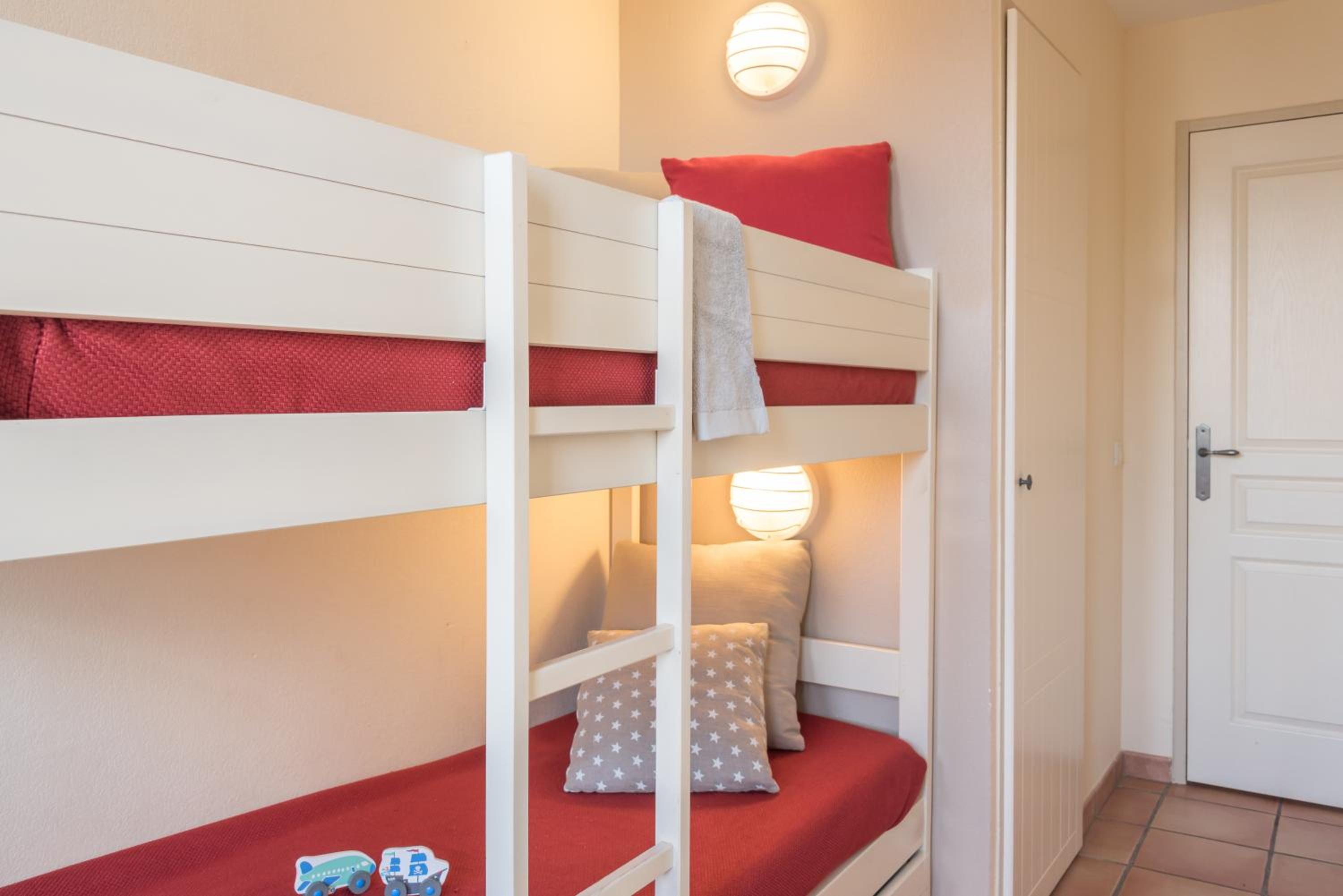 Superior Two-Bedroom Apartment with Terrace (7 People) - Open View, photo 6