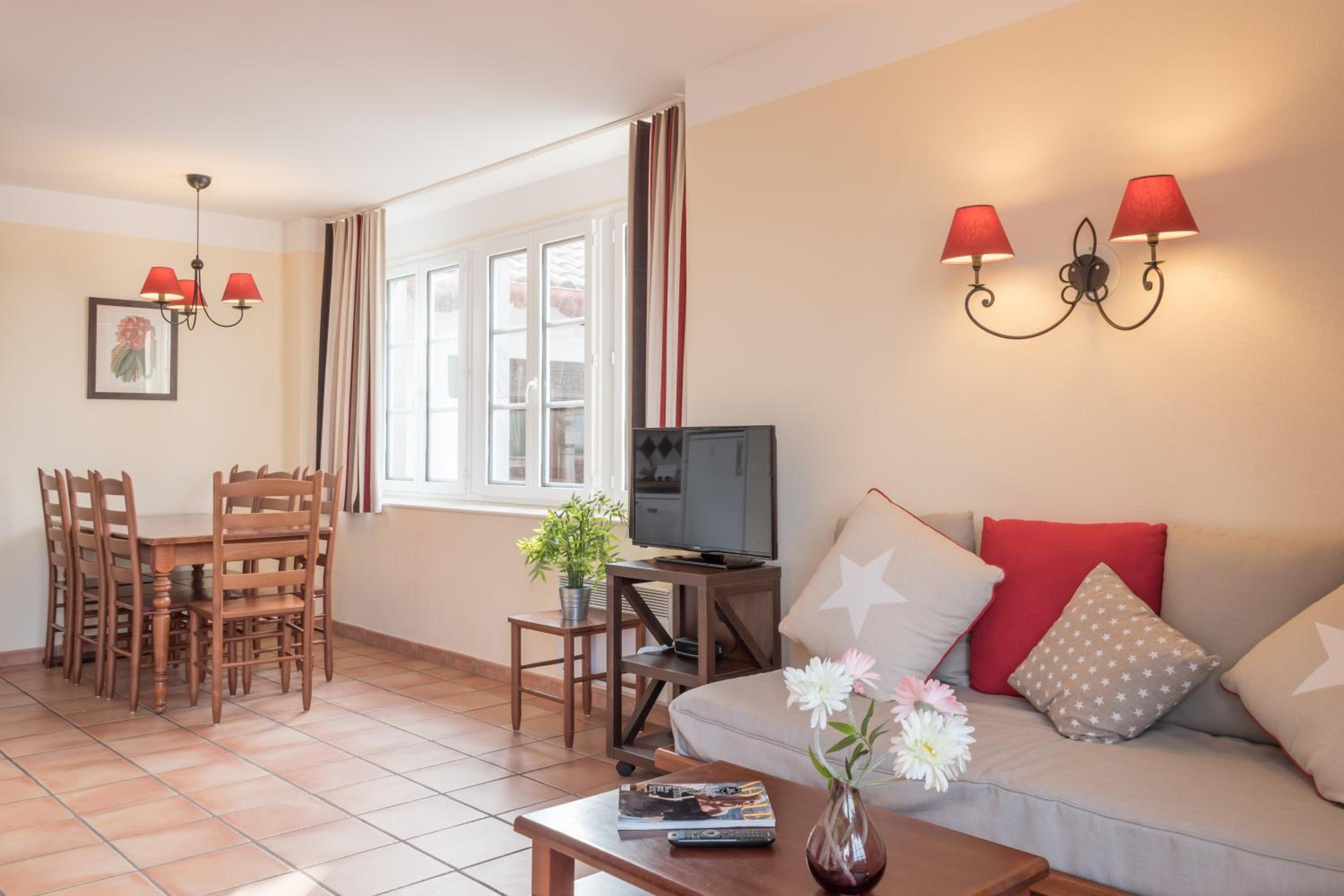 Superior Two-Bedroom Apartment with Terrace (7 People) - Open View photo 1