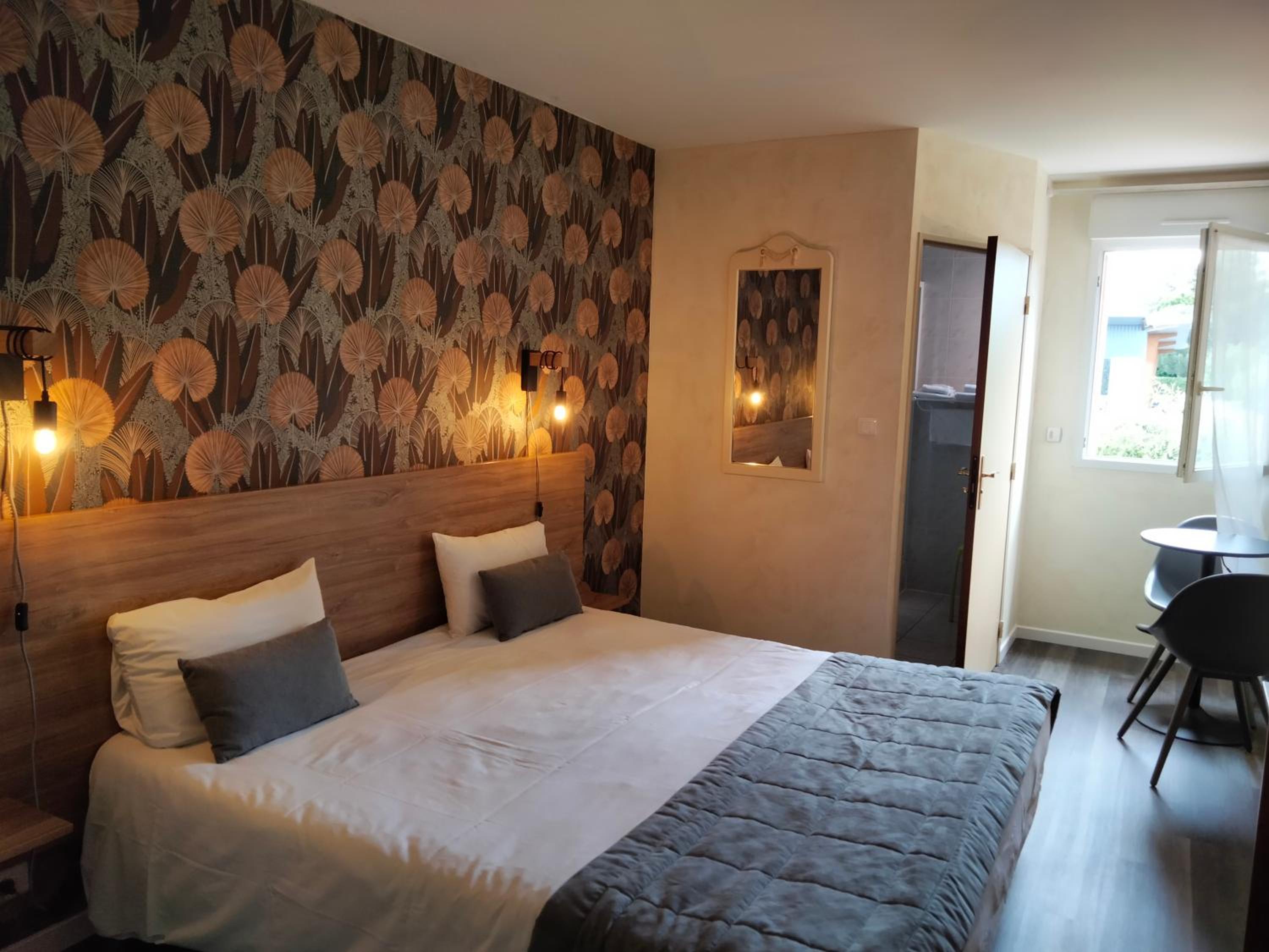 Double Room with Shower photo 2