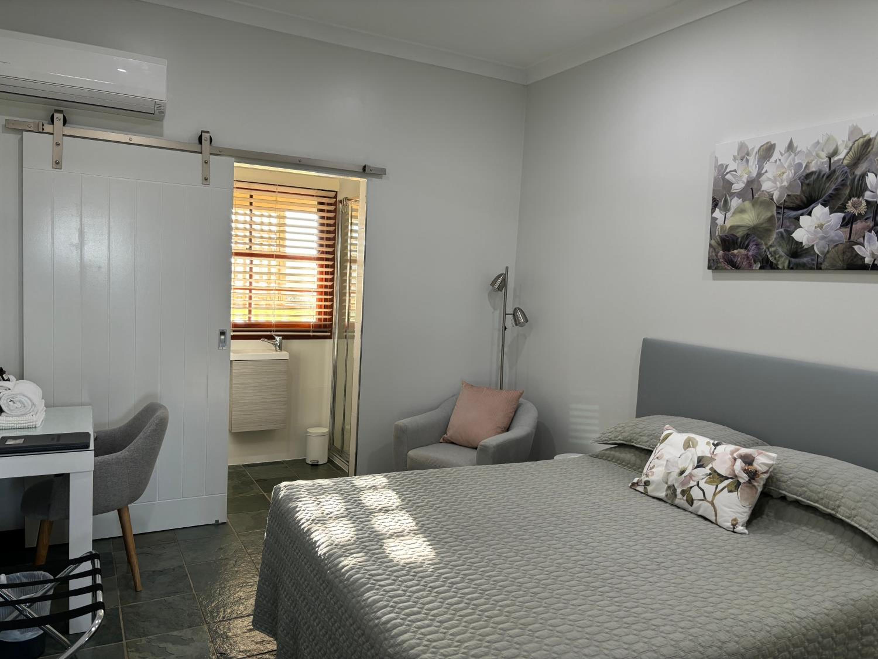 Small Double Room photo 2