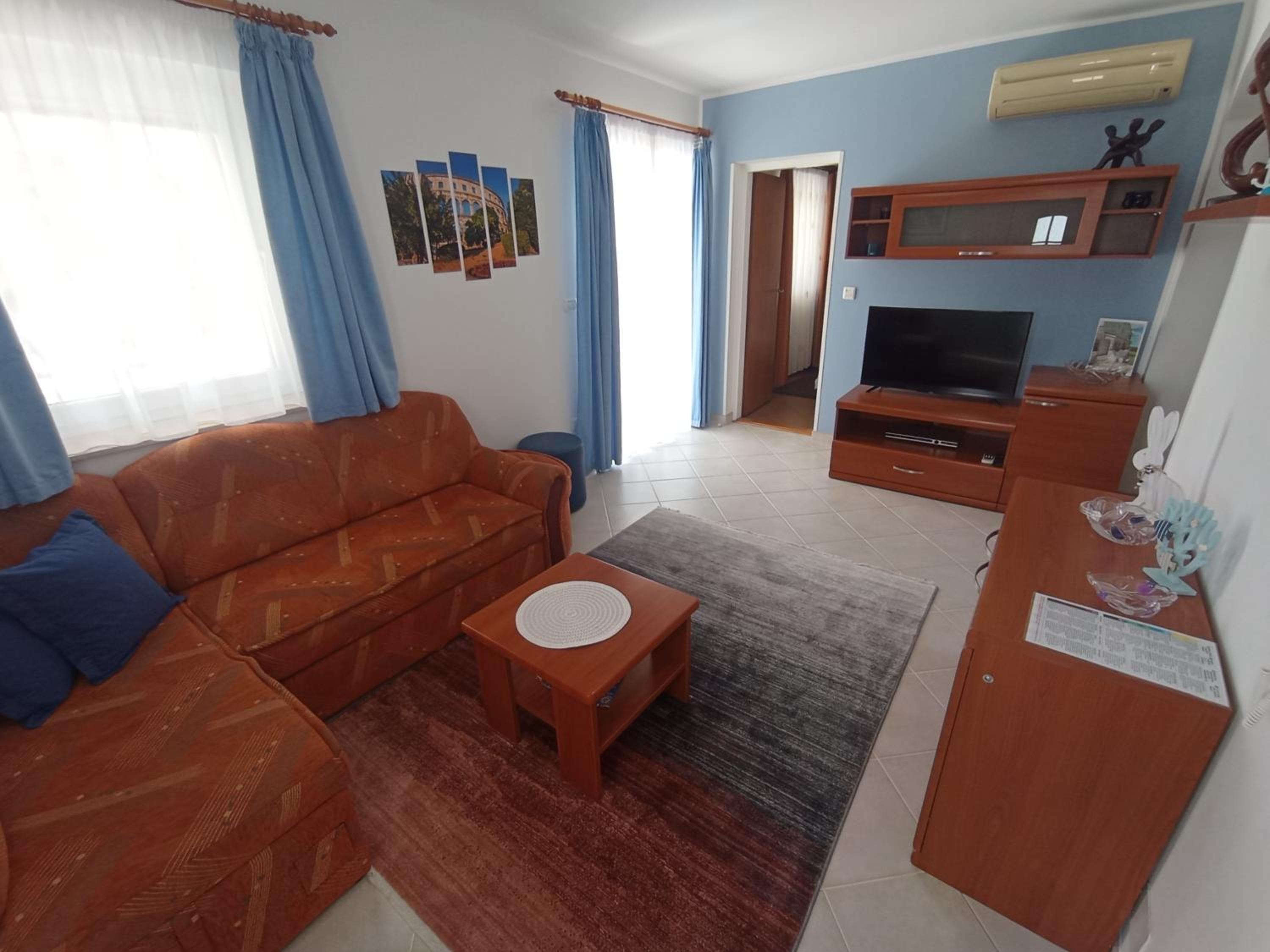 Apartment with Garden View