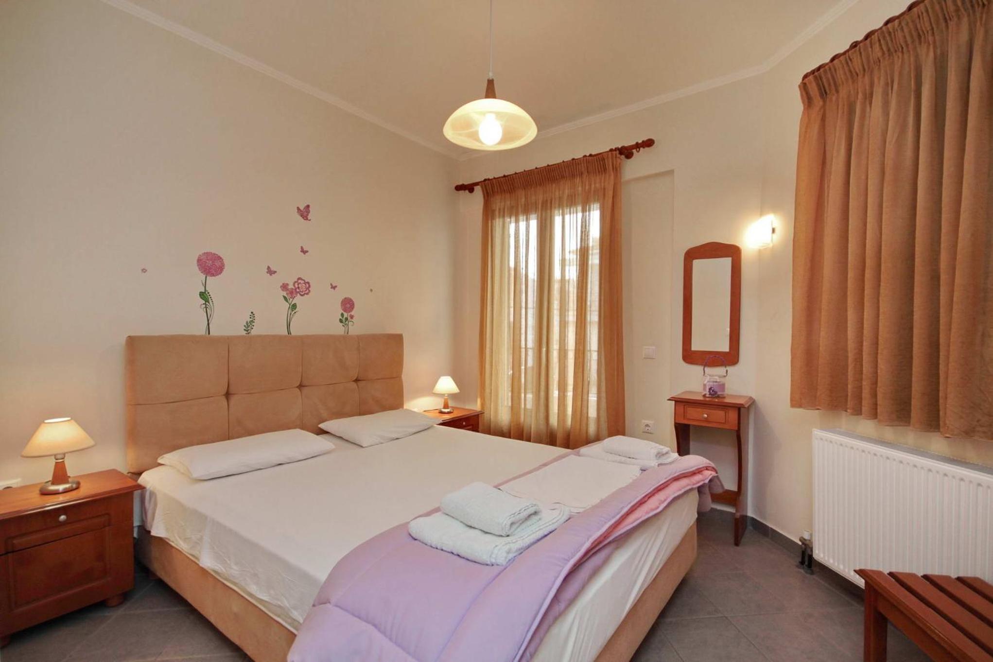 Basic Triple Room photo 3