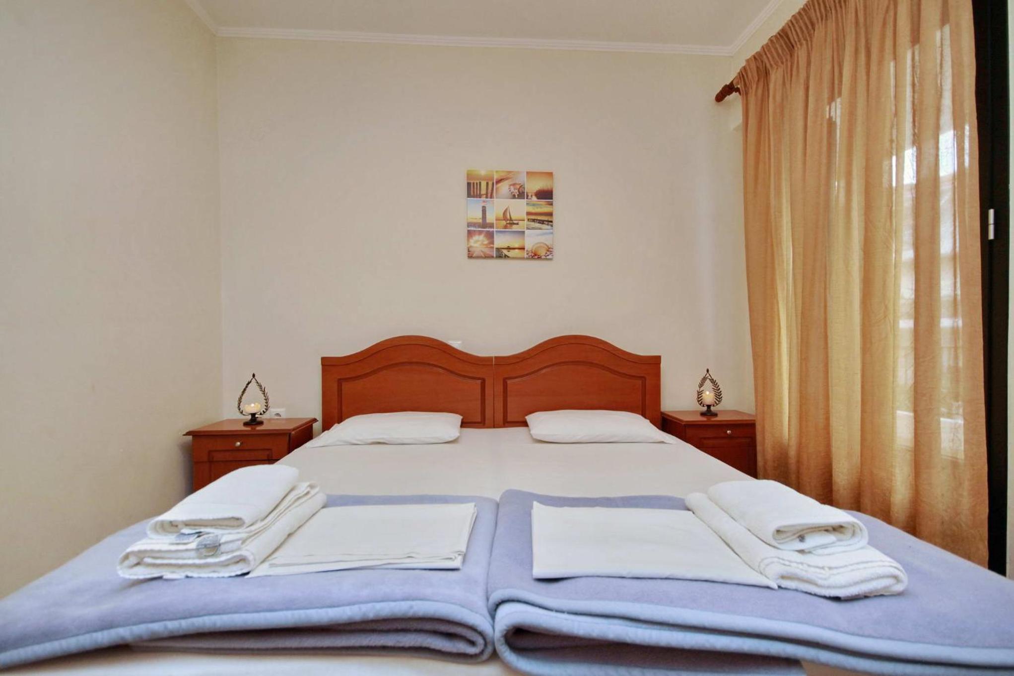 Basic Triple Room