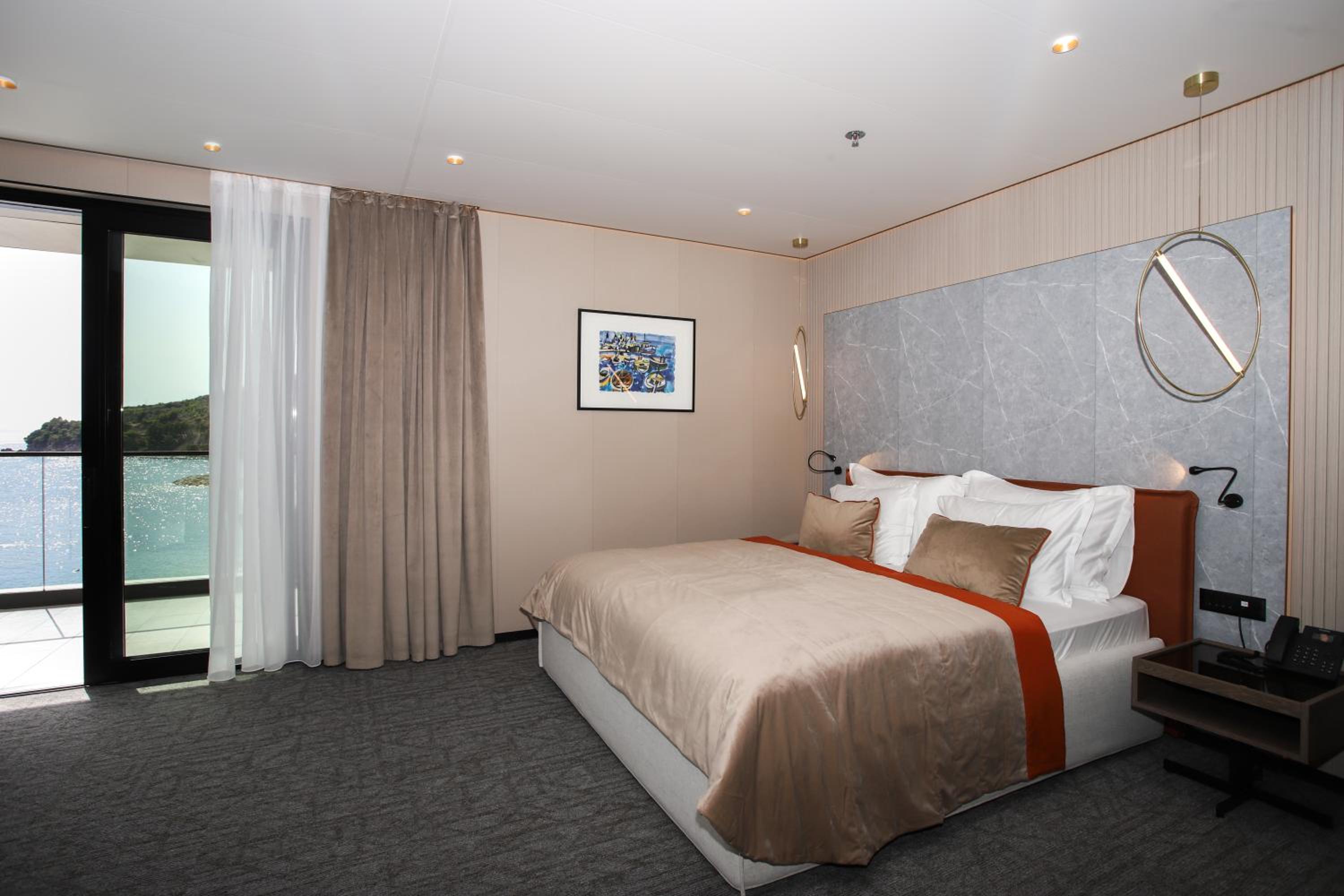 Deluxe Double Room with Balcony and Sea View - Photo 6