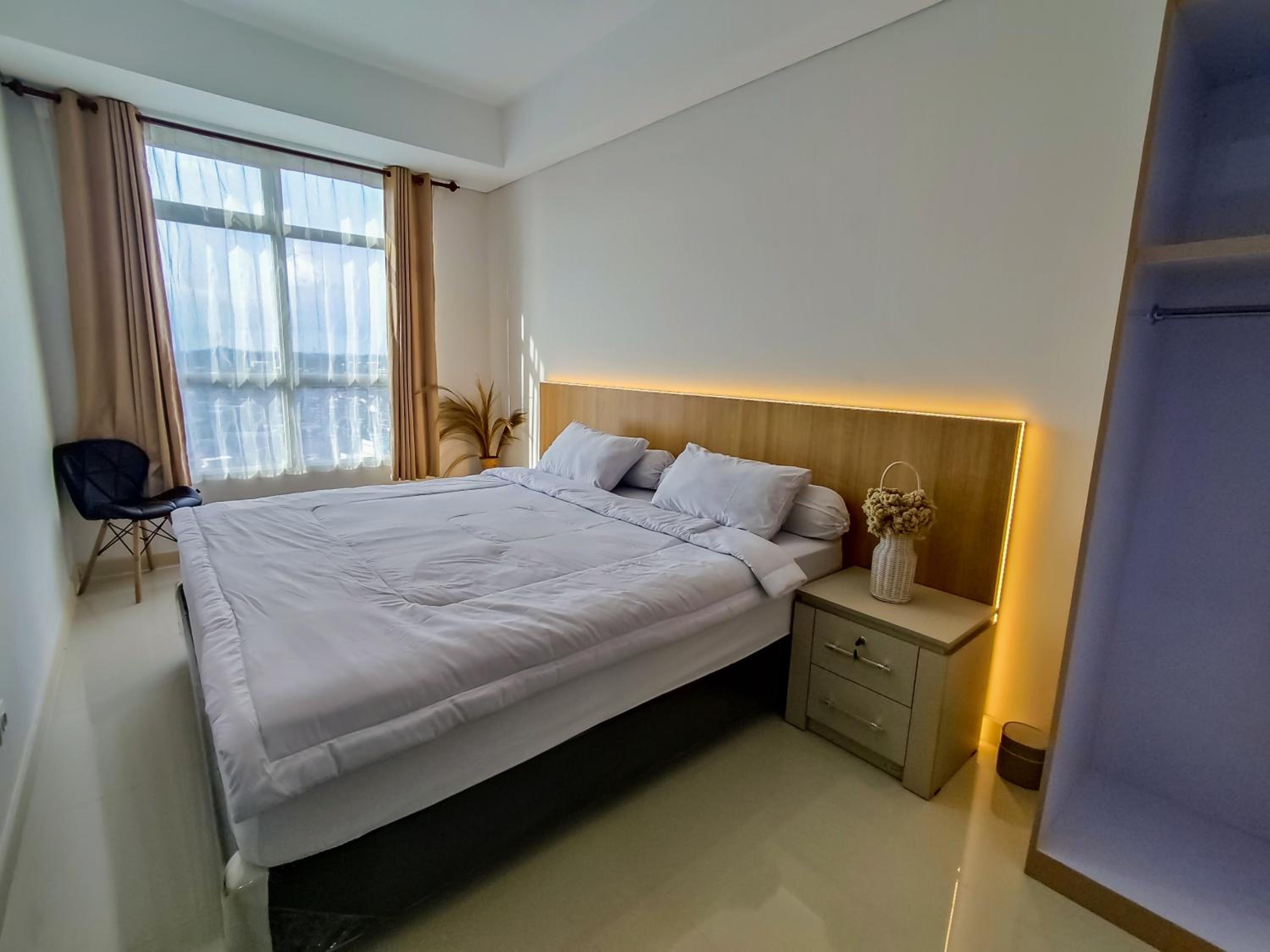 One-Bedroom Apartment photo 1