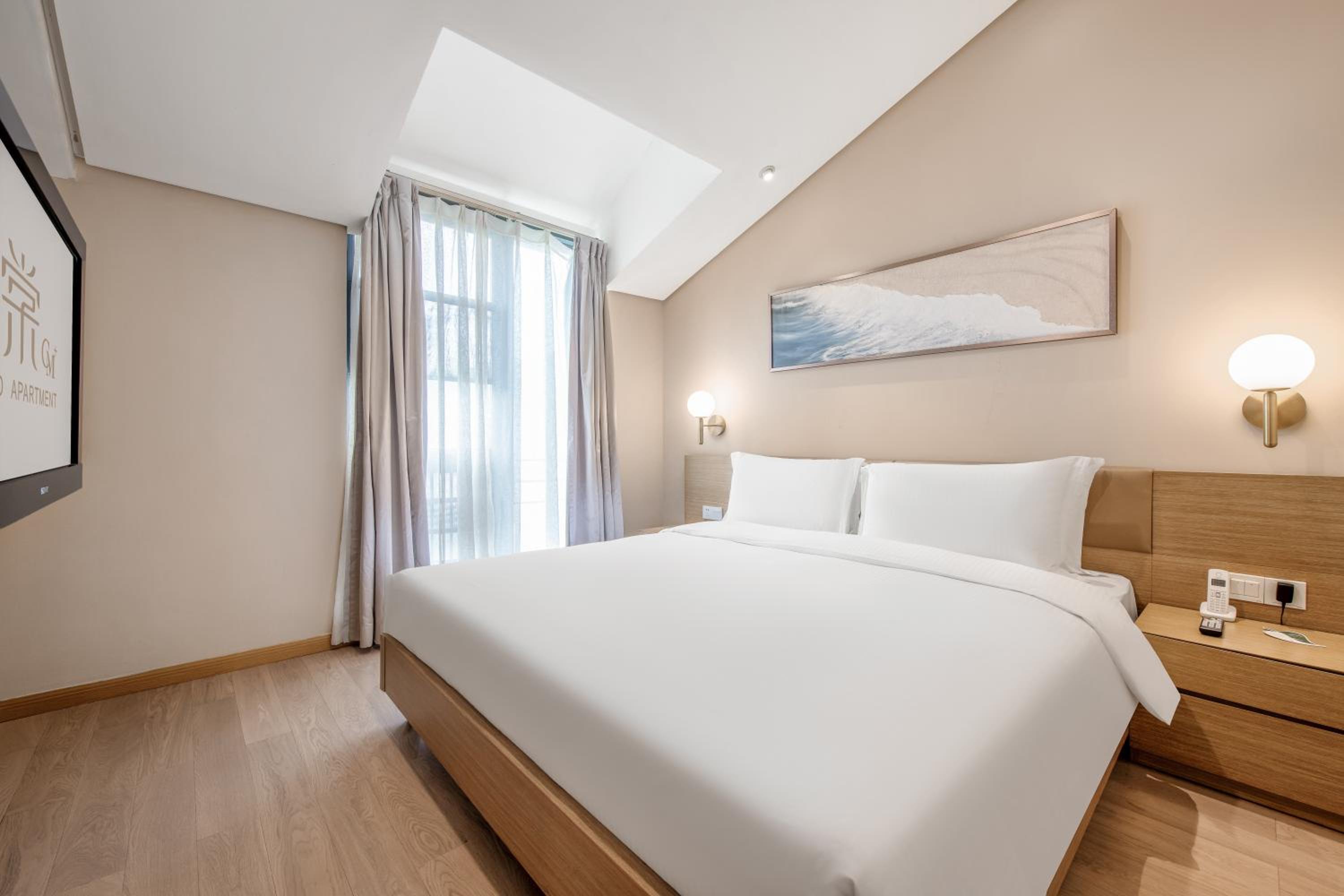 One-Bedroom Premier - Photo 1
