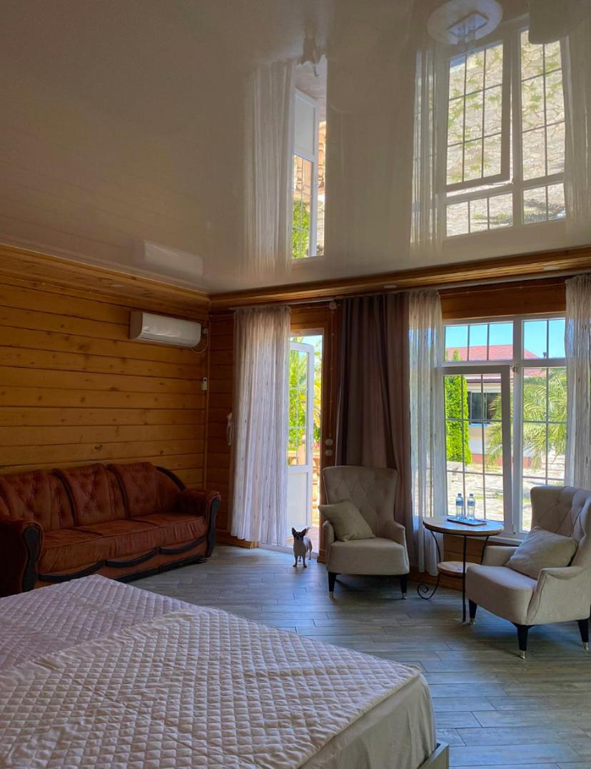 Deluxe King Room photo 1