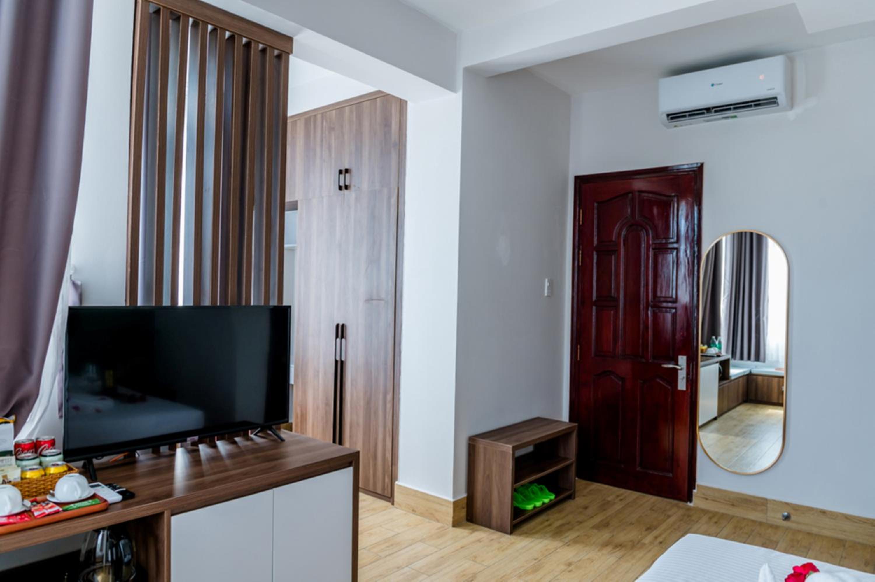 Deluxe Room - Photo 5