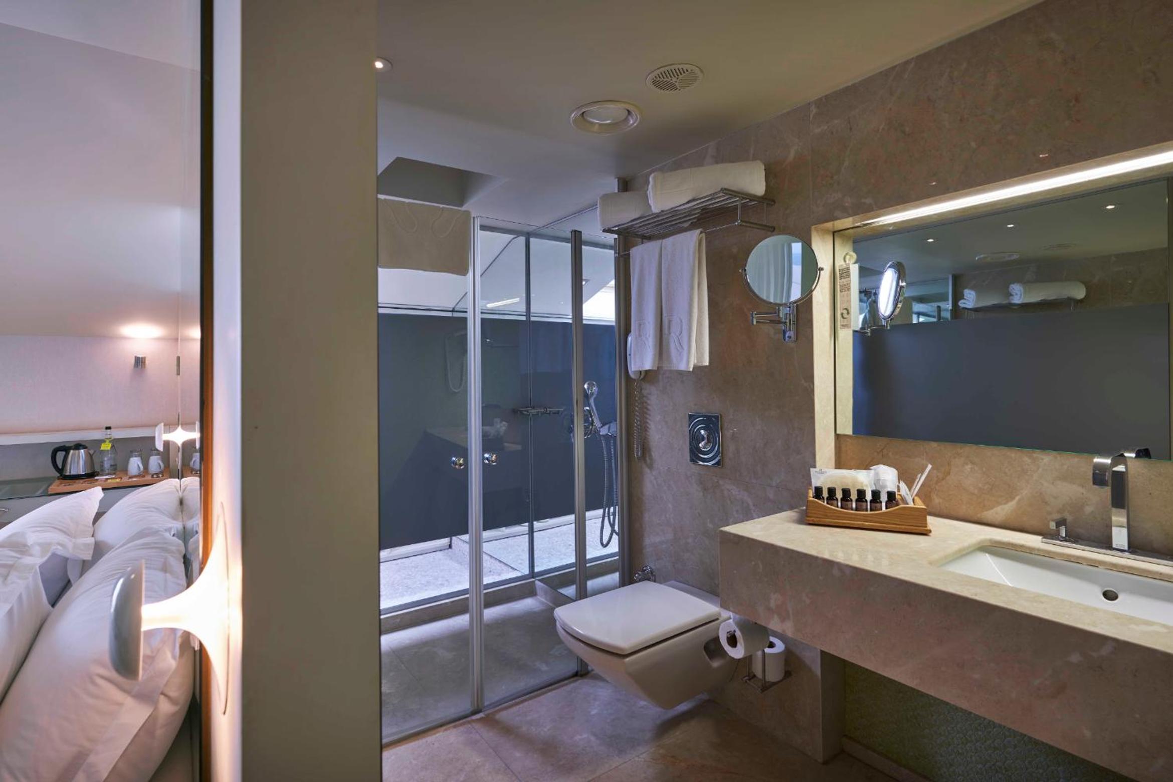 Junior Suite - Photo 8