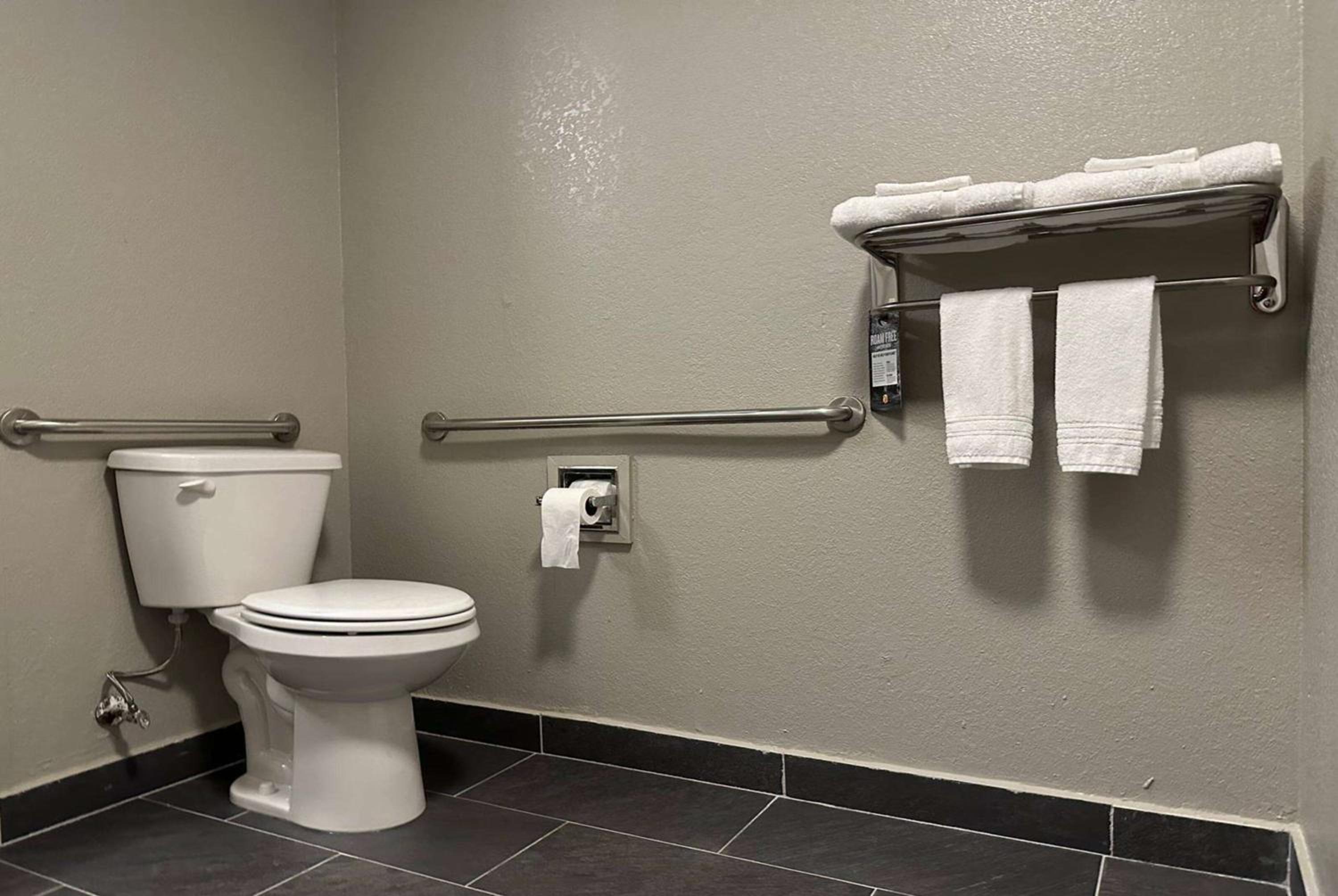 King Room - Mobility Access/Non-Smoking - Photo 4