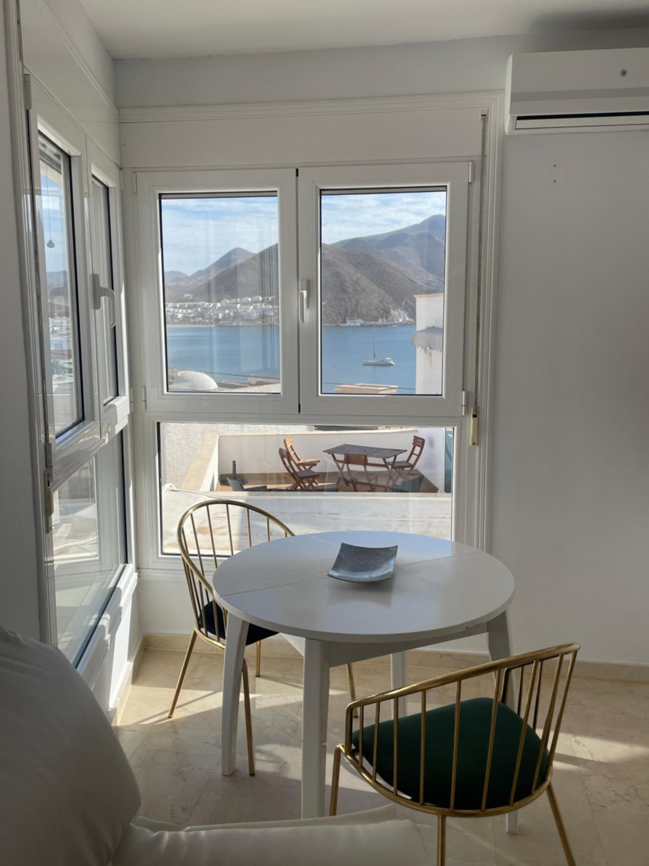 Studio Apartment photo 3