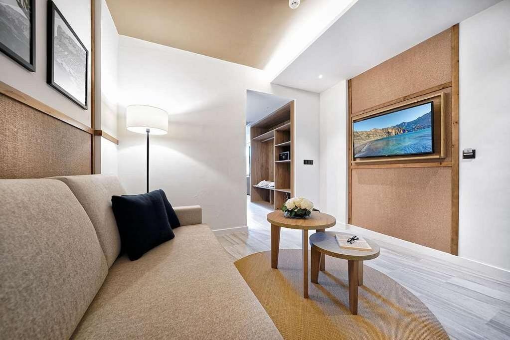 Junior Suite with Sea View (1 Adult) photo 2