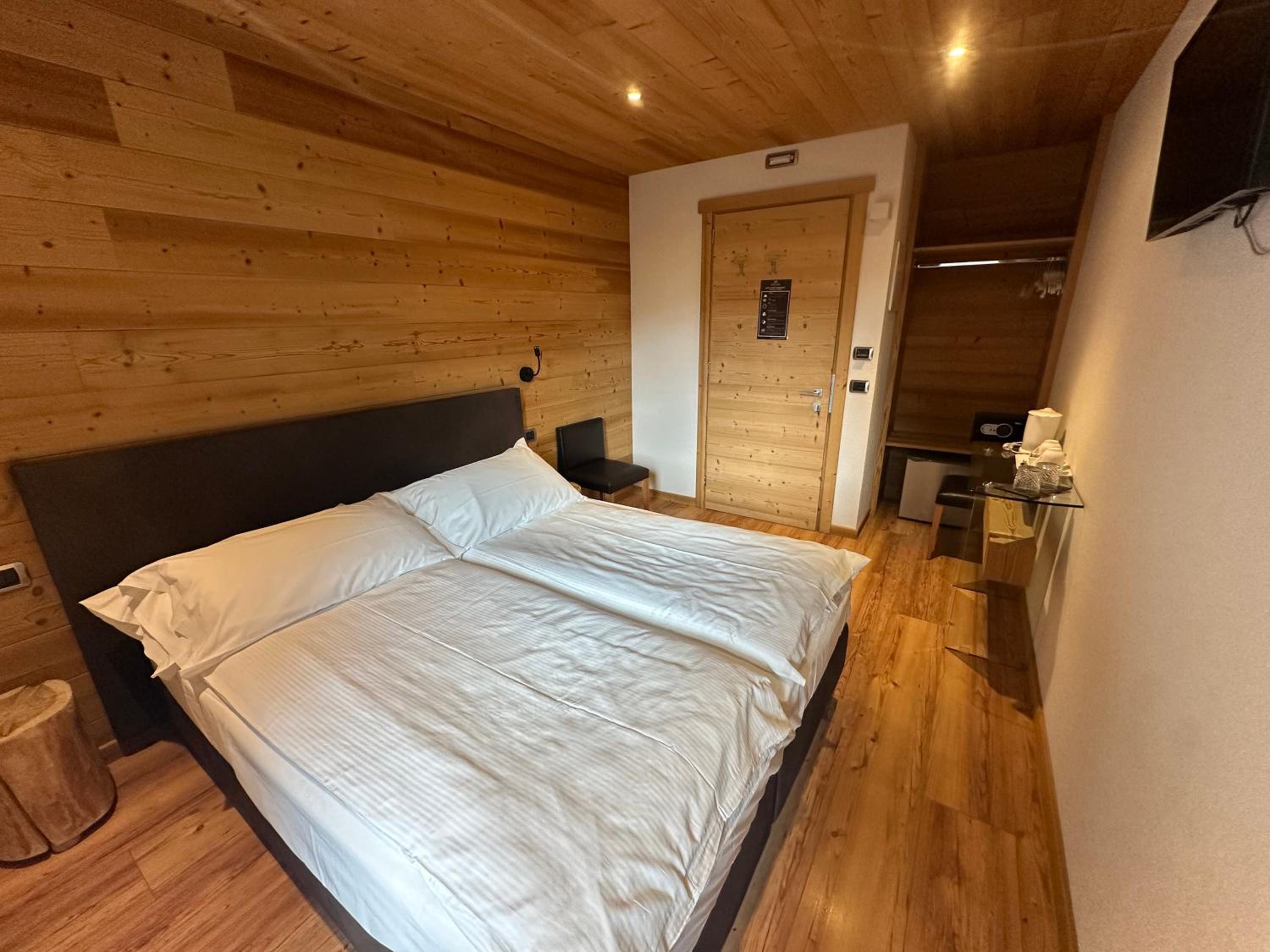 Budget Double Room photo 2