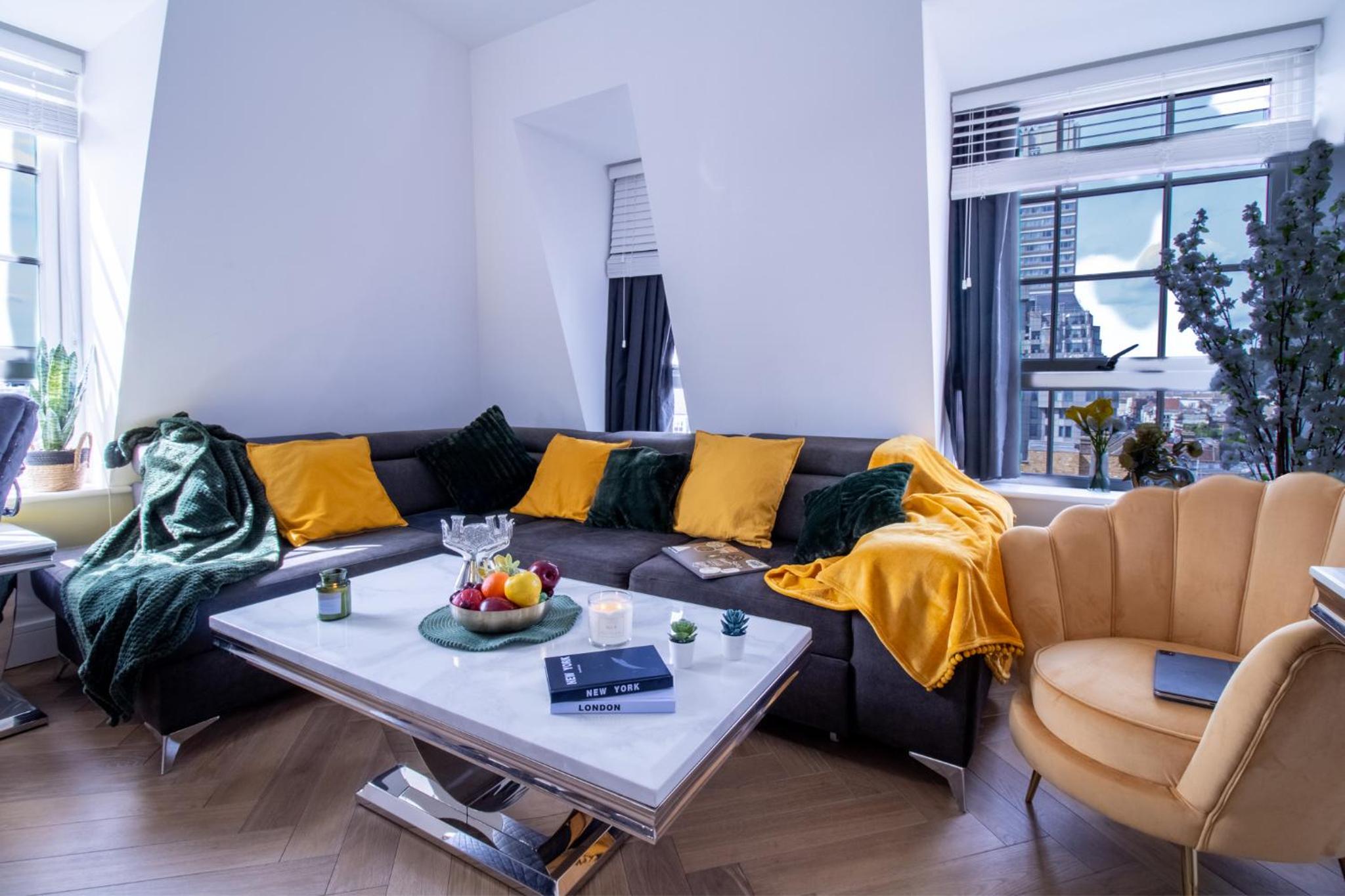 Three-Bedroom Apartment photo 1