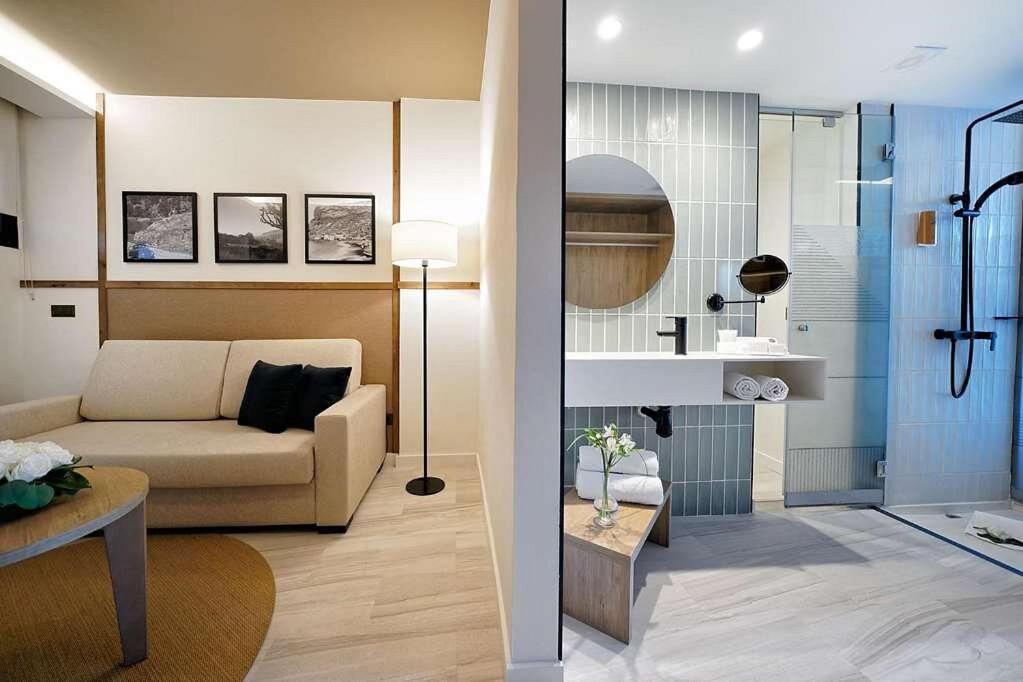 Junior Suite with Sea View (3 Adults) photo 2