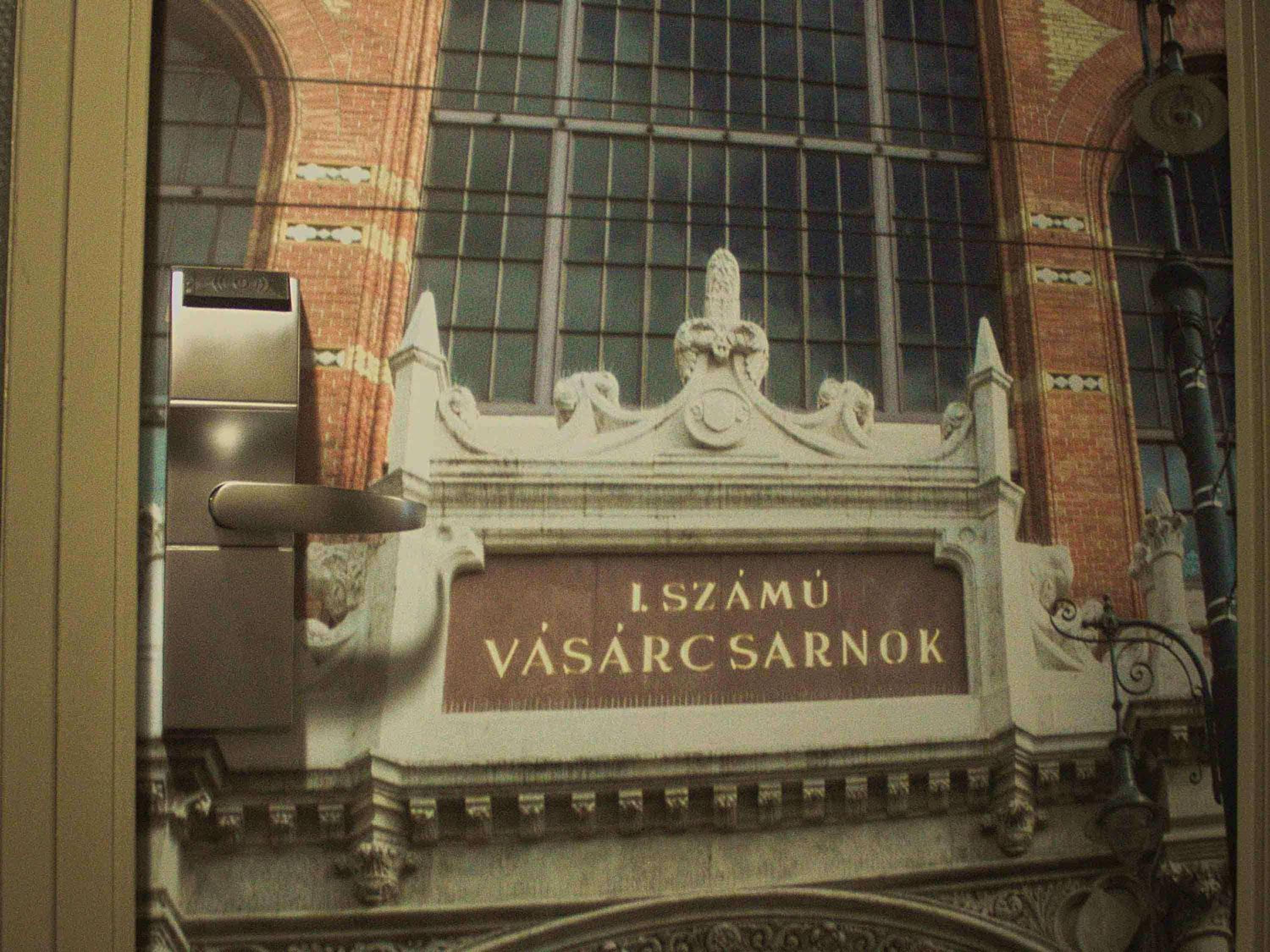 Let'S Discover Budapest Market Hall Room thumbnail 5