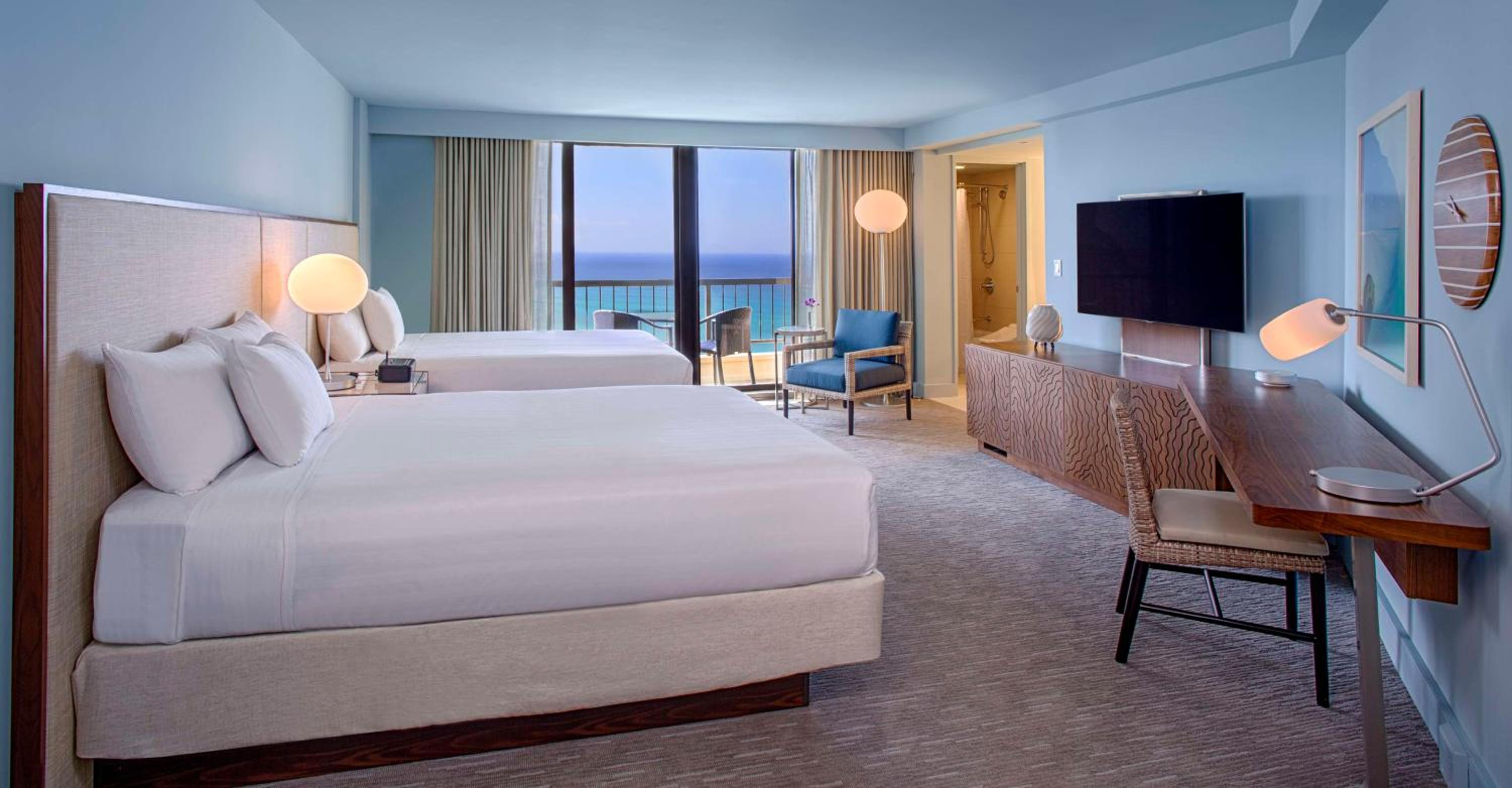 Queen Room with Two Queen Beds - Oceanfront - Photo 8