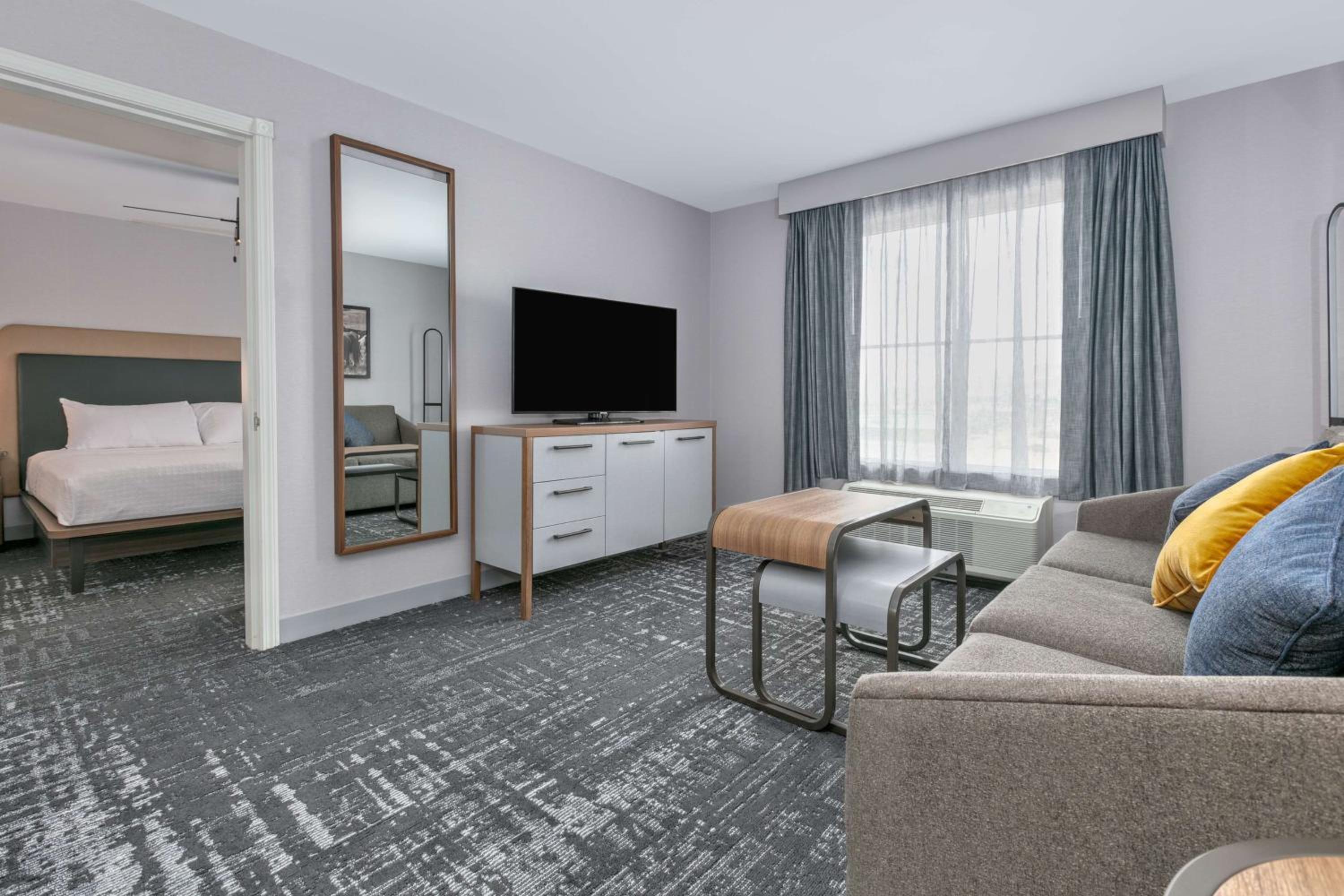 One-Bedroom King Suite - Non-Smoking - Photo 1