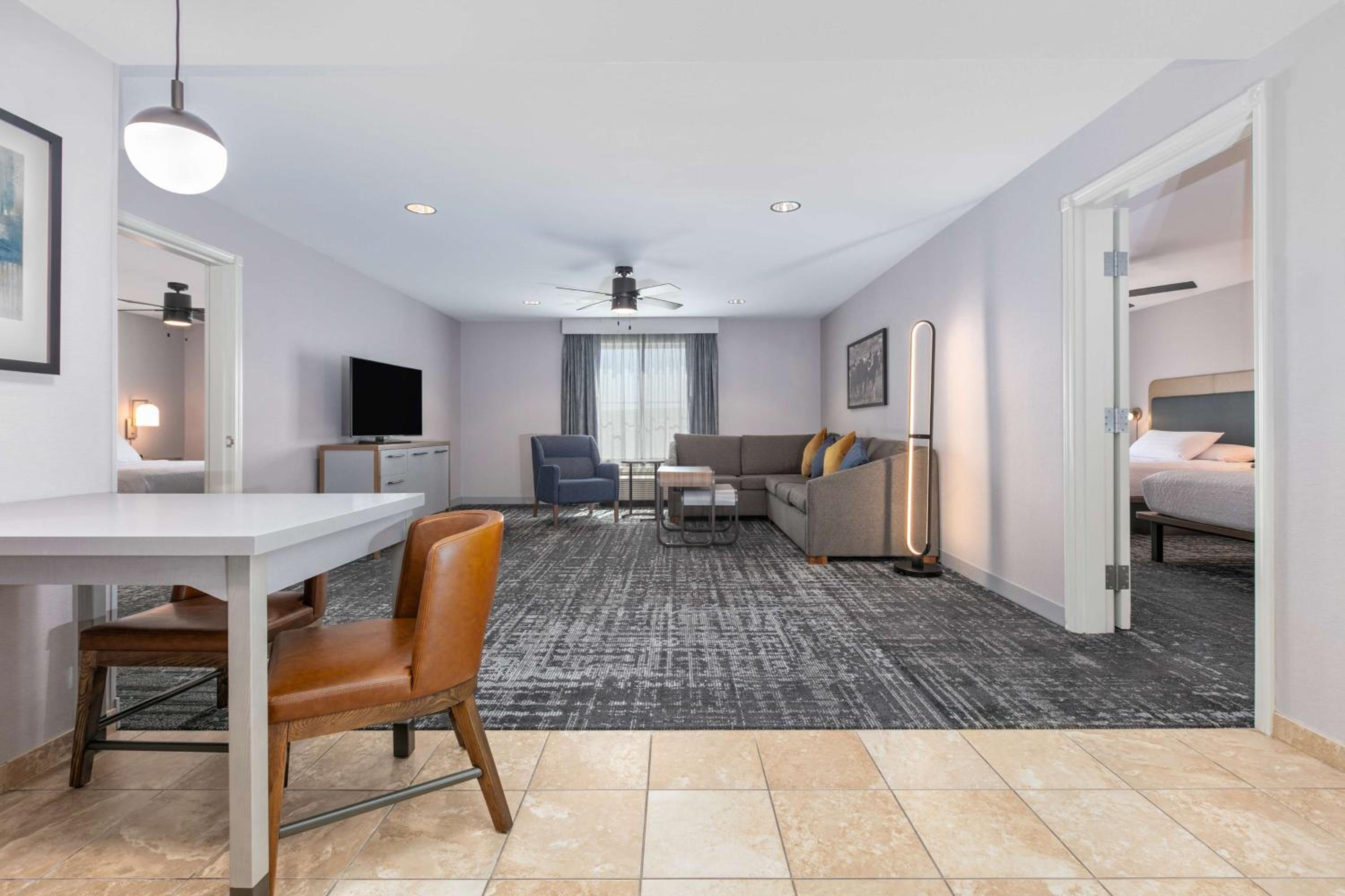Two-Bedroom Suite - Photo 3