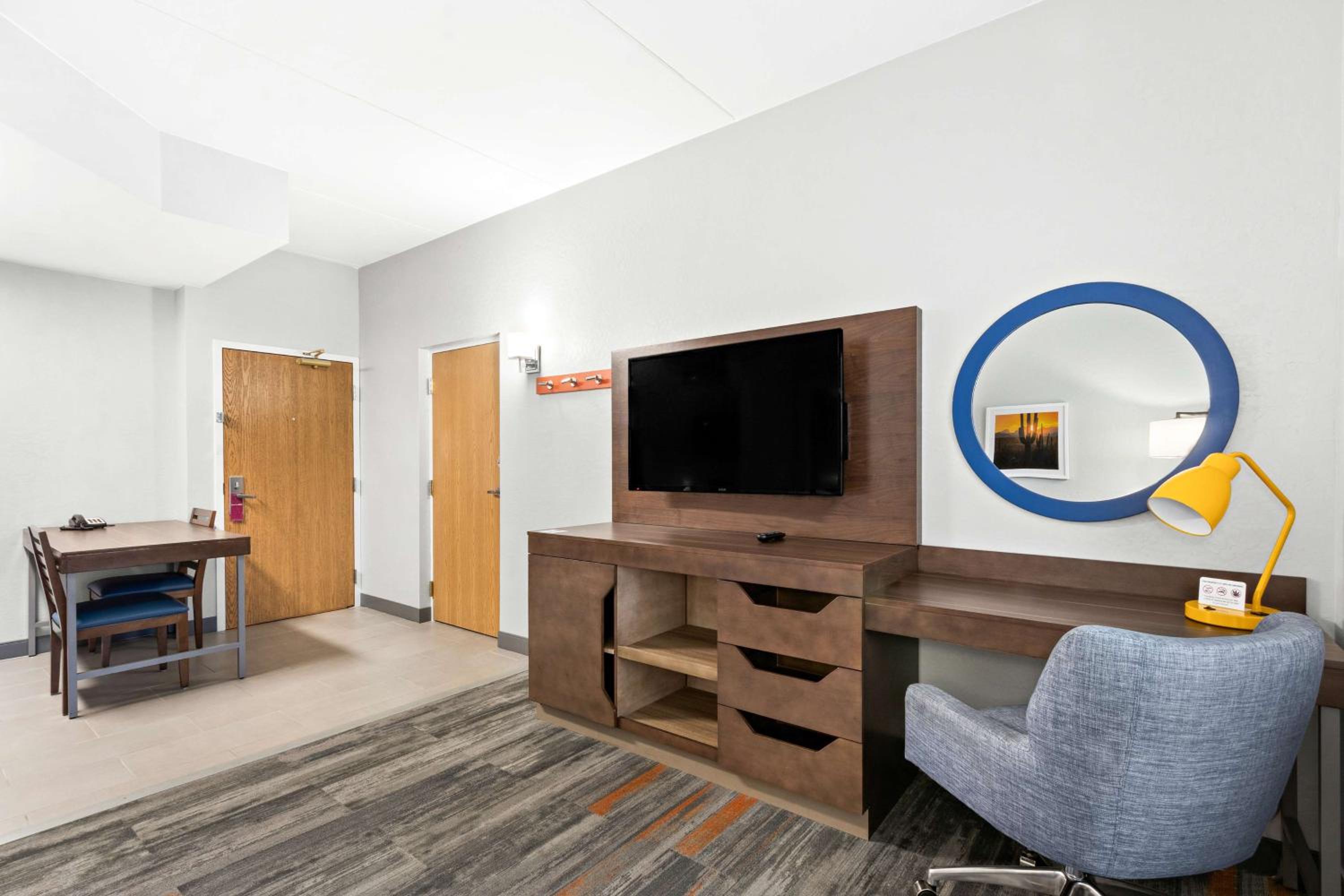 King Suite - Photo 2