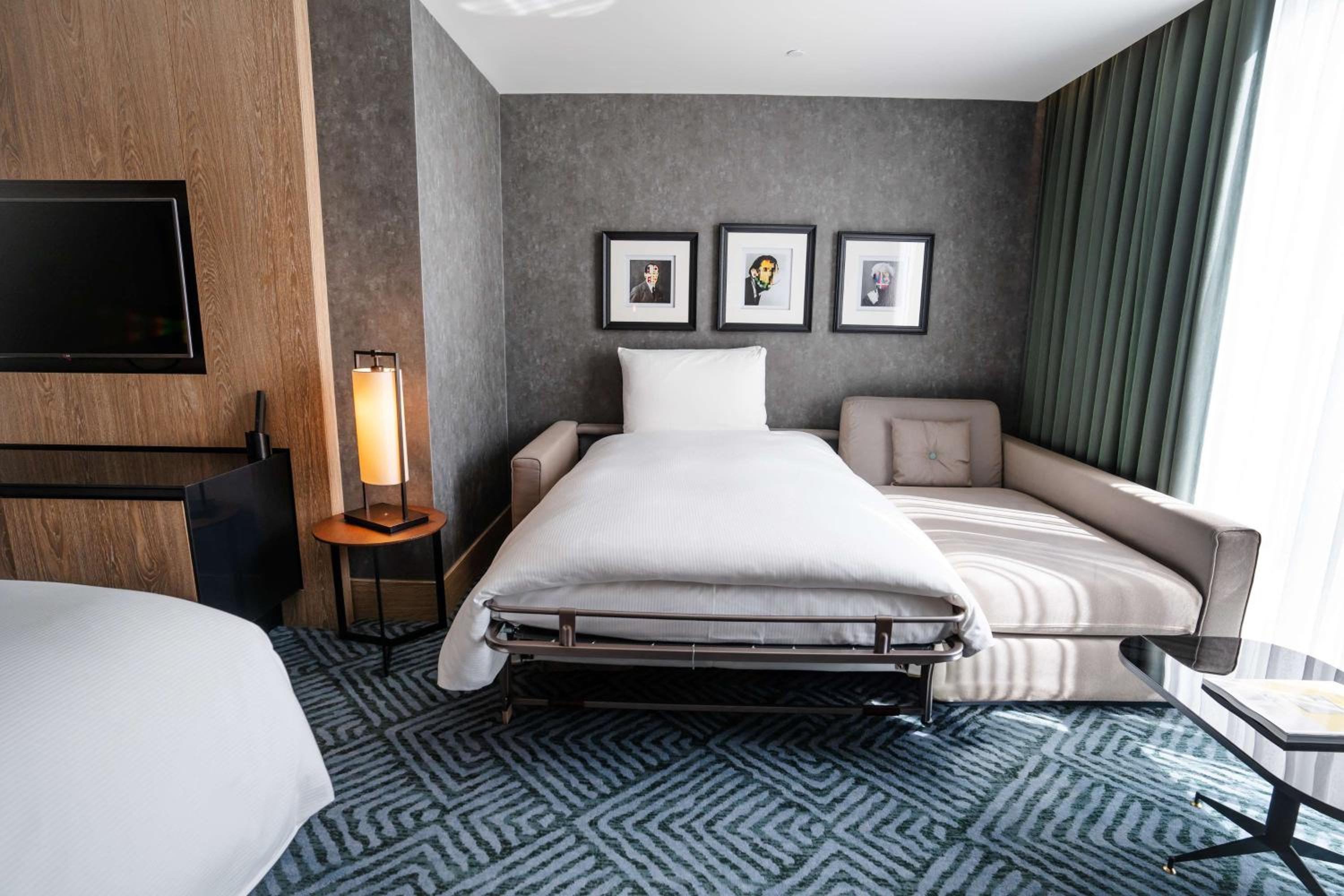 Family Twin Room