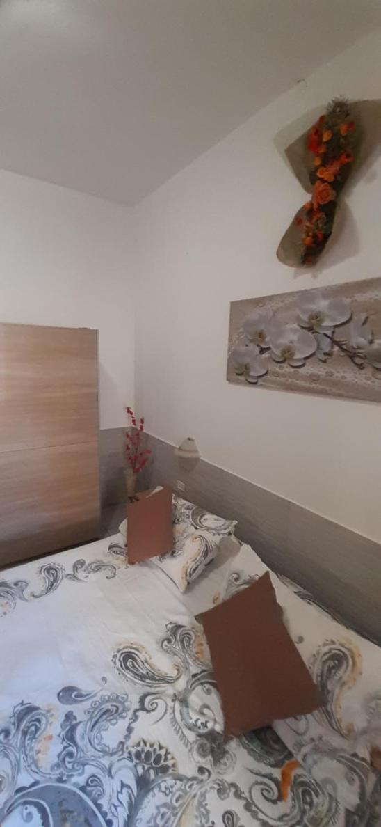 Two-Bedroom Apartment - Photo 8