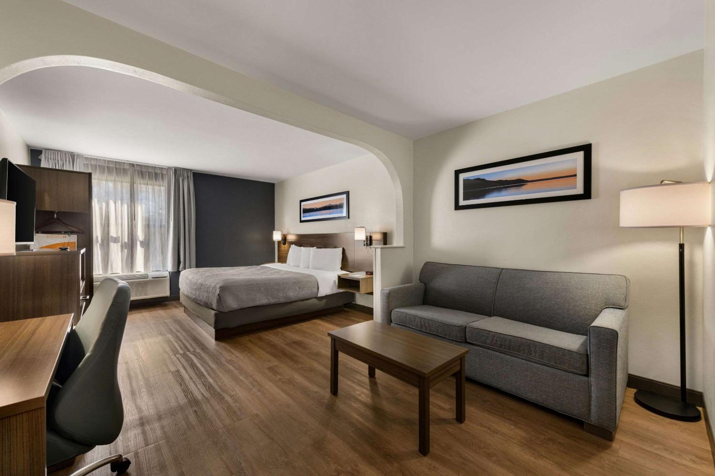 King Suite - Photo 9