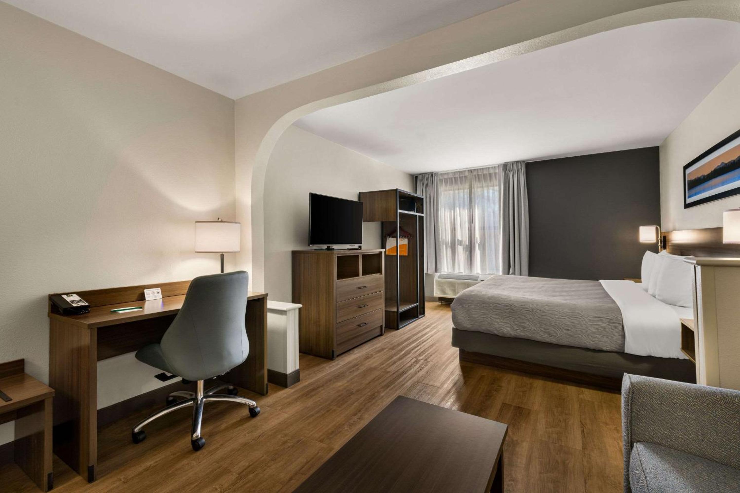 King Suite - Photo 10