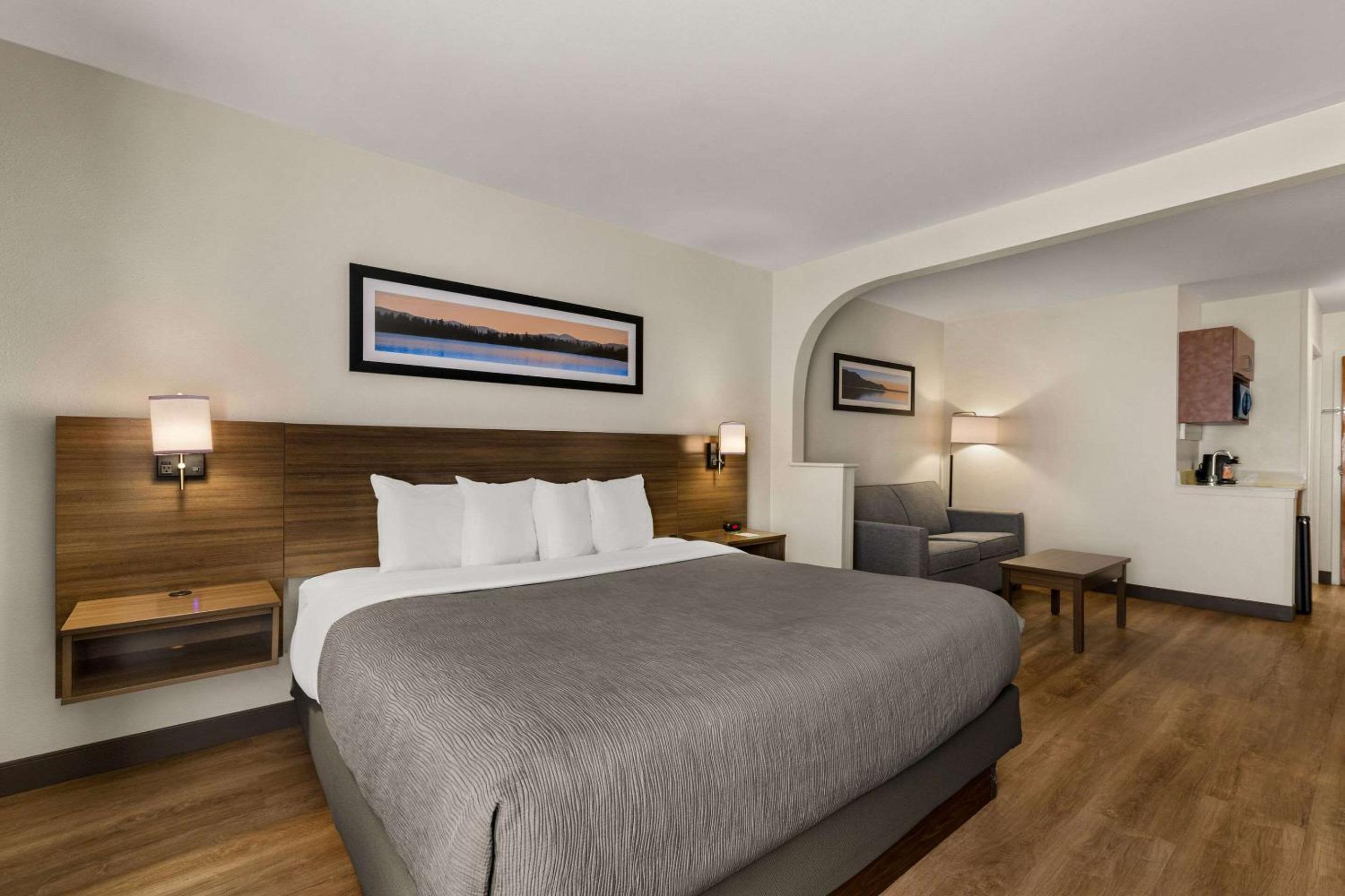 King Suite - Photo 11