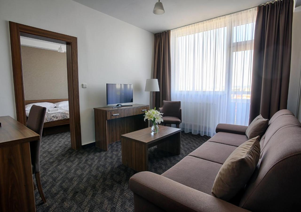 Apartment with free access to the pool - Photo 3
