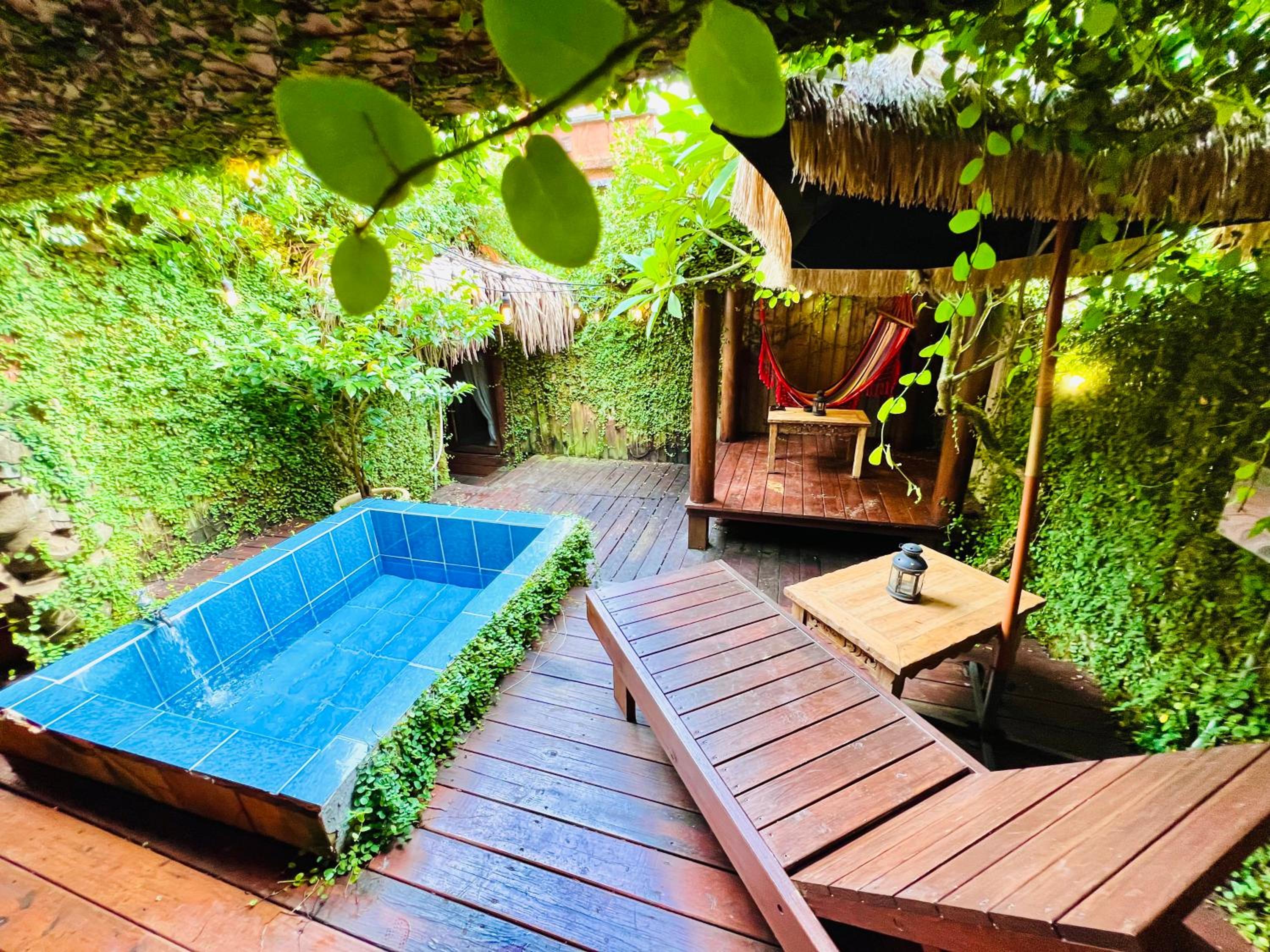 Two-Bedroom House with Private Garden photo 3