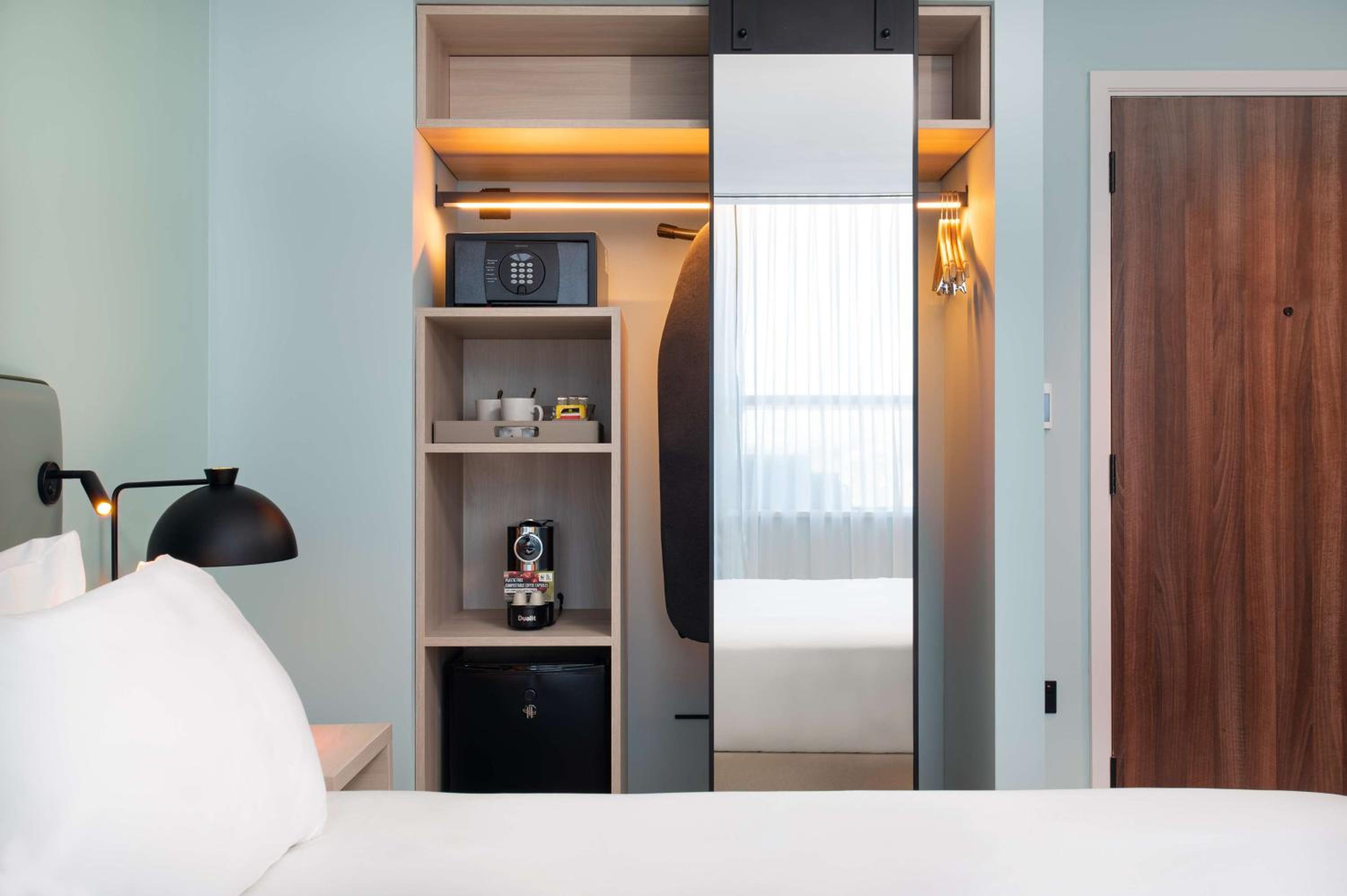 Deluxe Twin Room with City View
