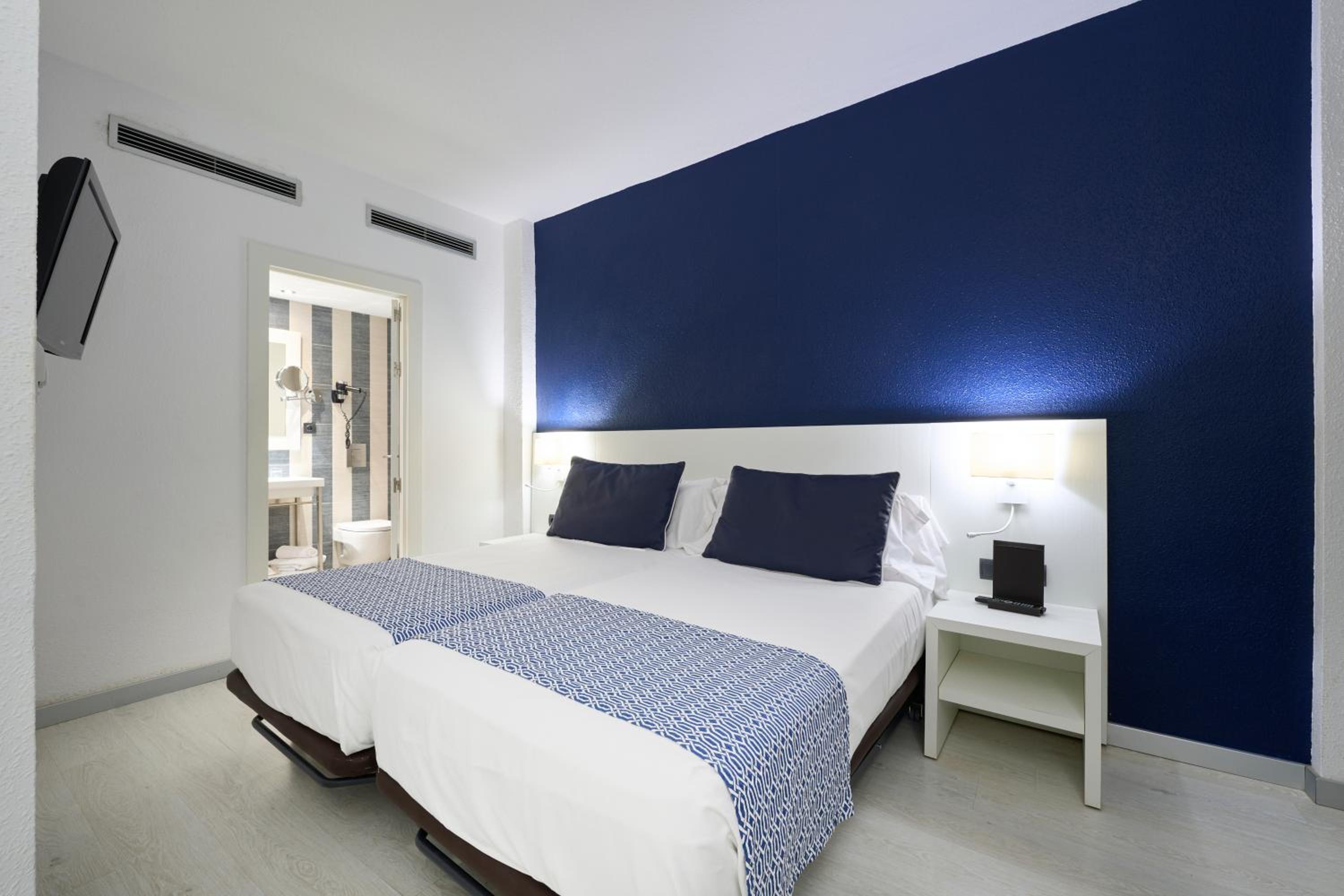 Superior Double or Twin Room with Mountain View - Photo 1