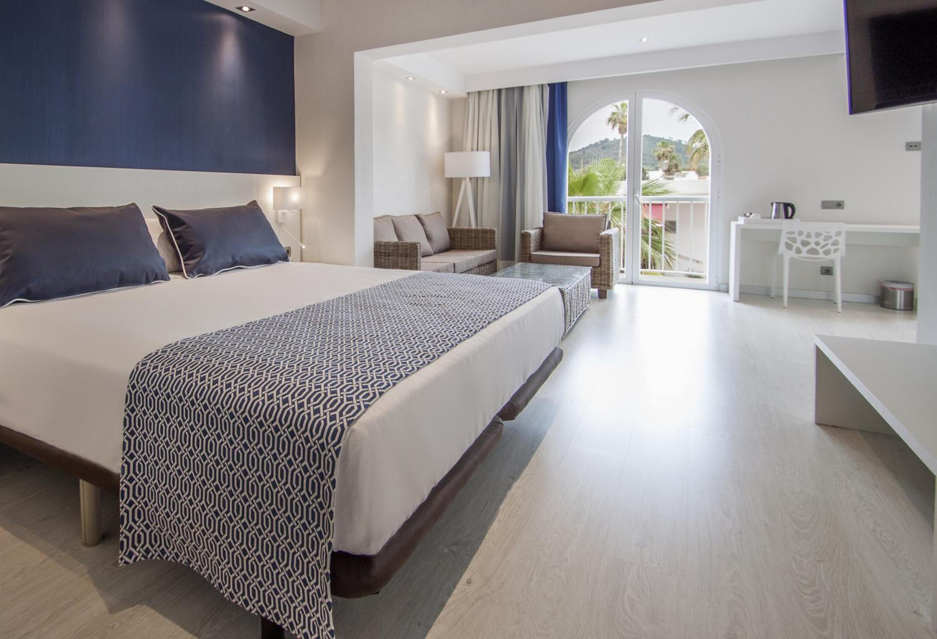 Junior Suite - Photo 1