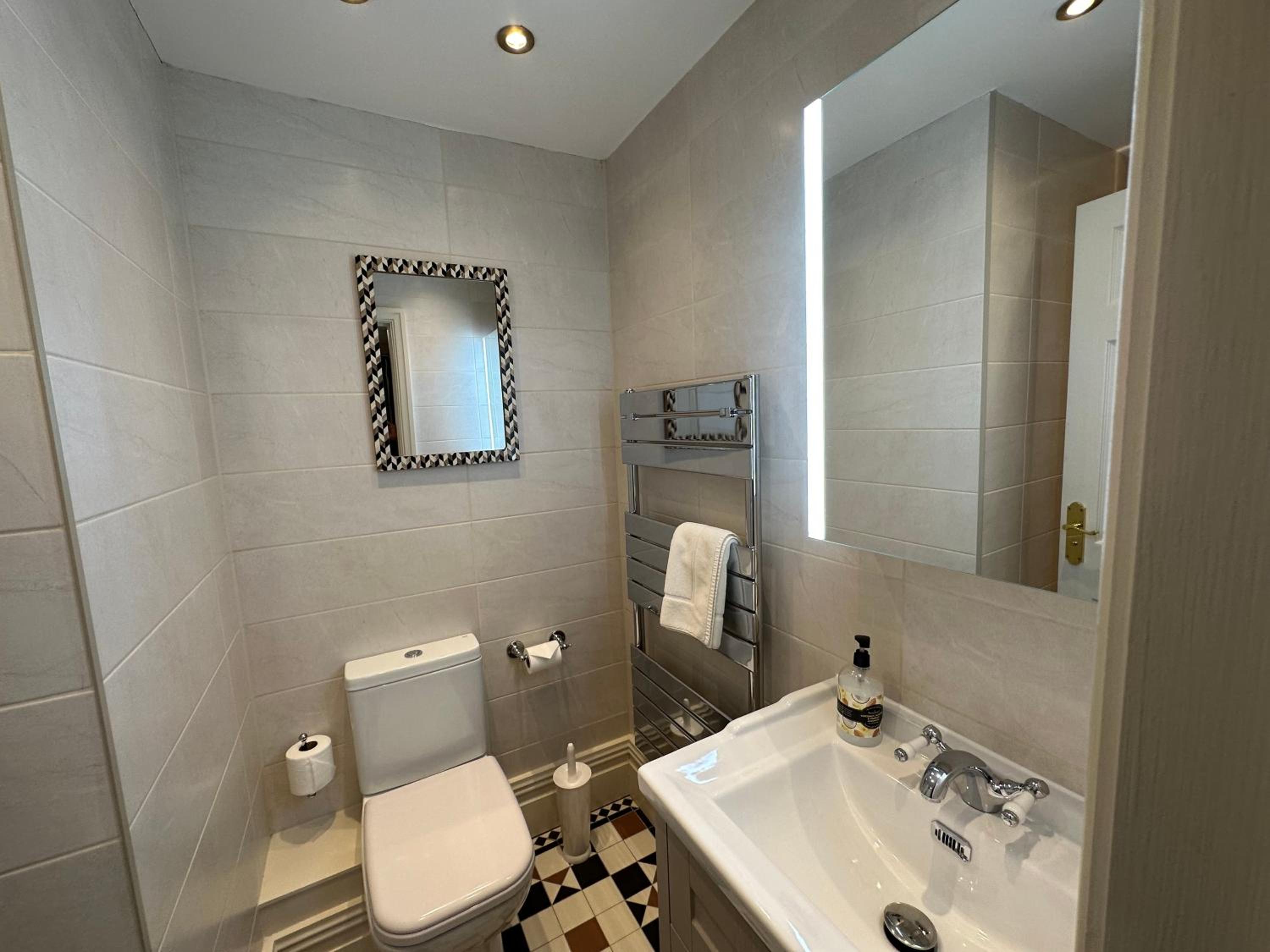 Double Room with Shower - Photo 20