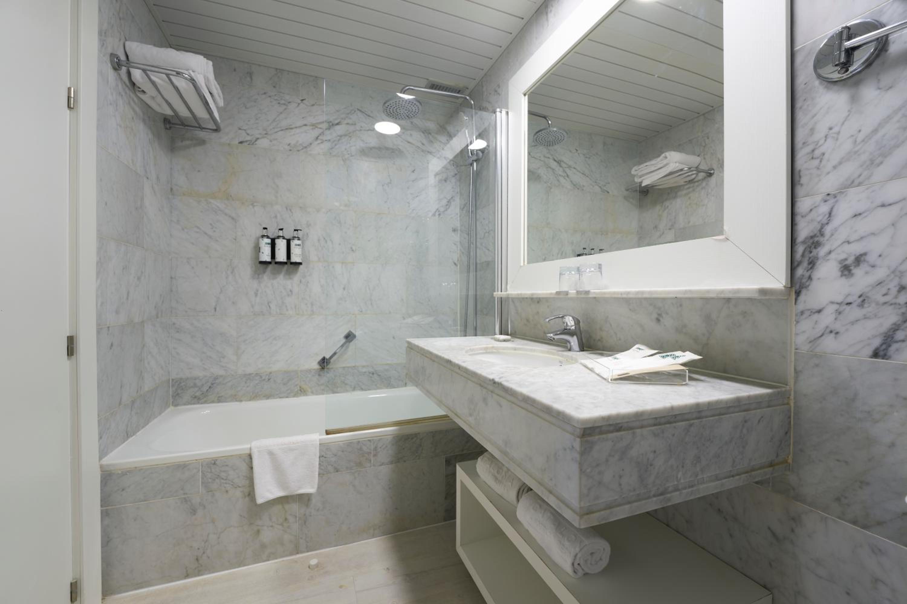 Double Room with Terrace and Panoramic Sea View - Photo 5
