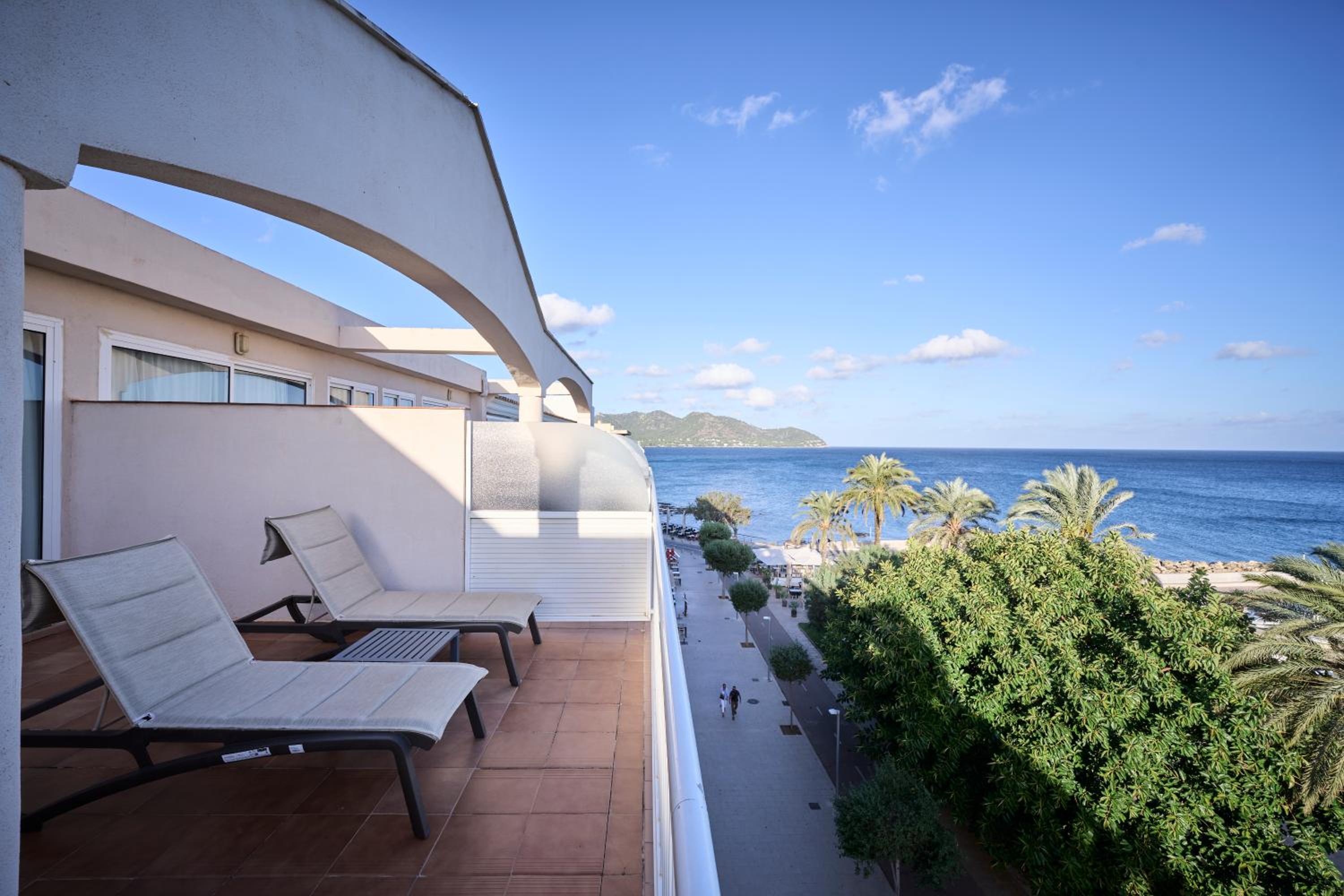Double Room with Terrace and Panoramic Sea View - Photo 6