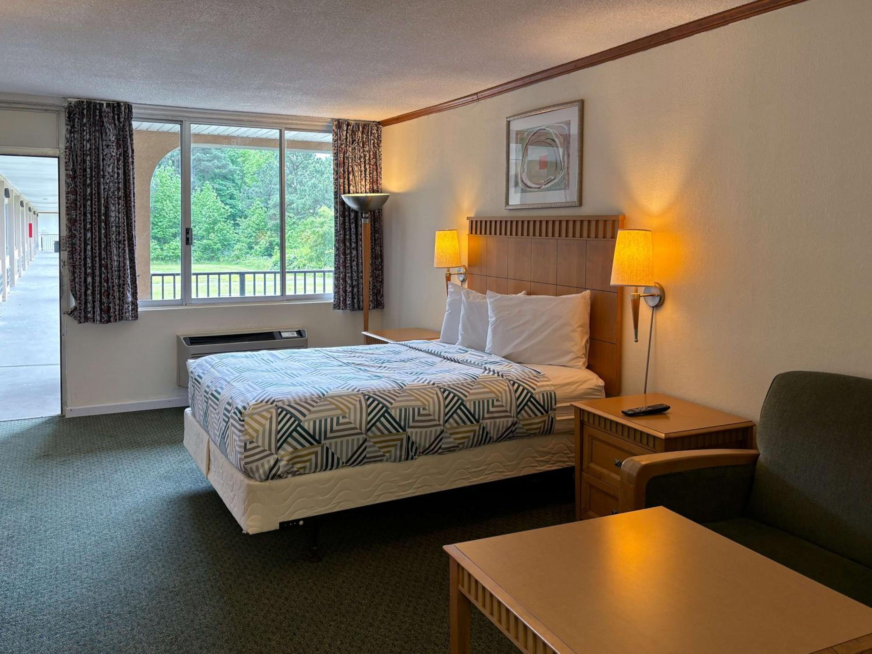 King Room - Non-Smoking photo 1