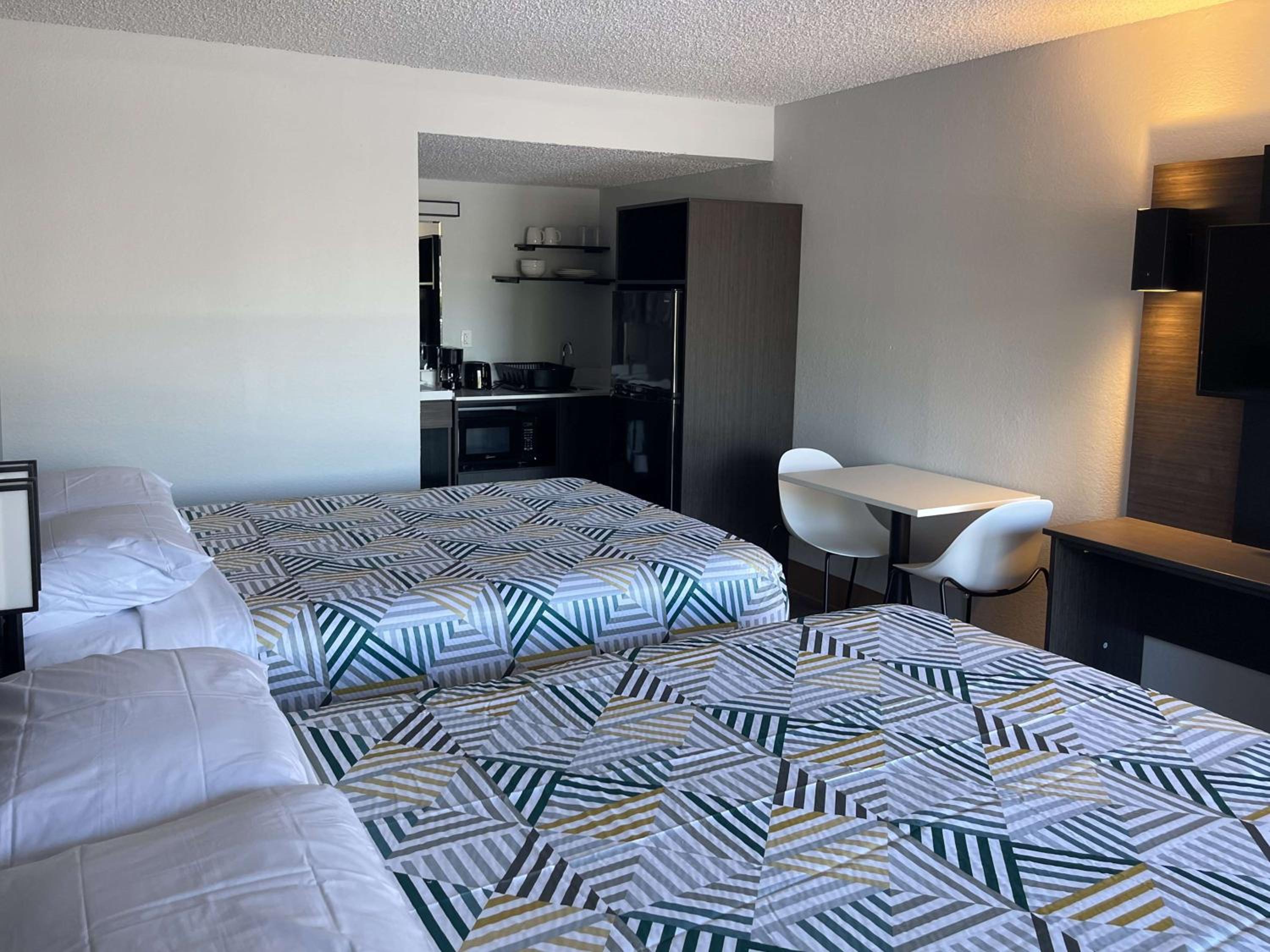 Quadruple Room - Non-Smoking photo 1